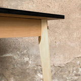 Vintage table in solid beech and black laminate tray
