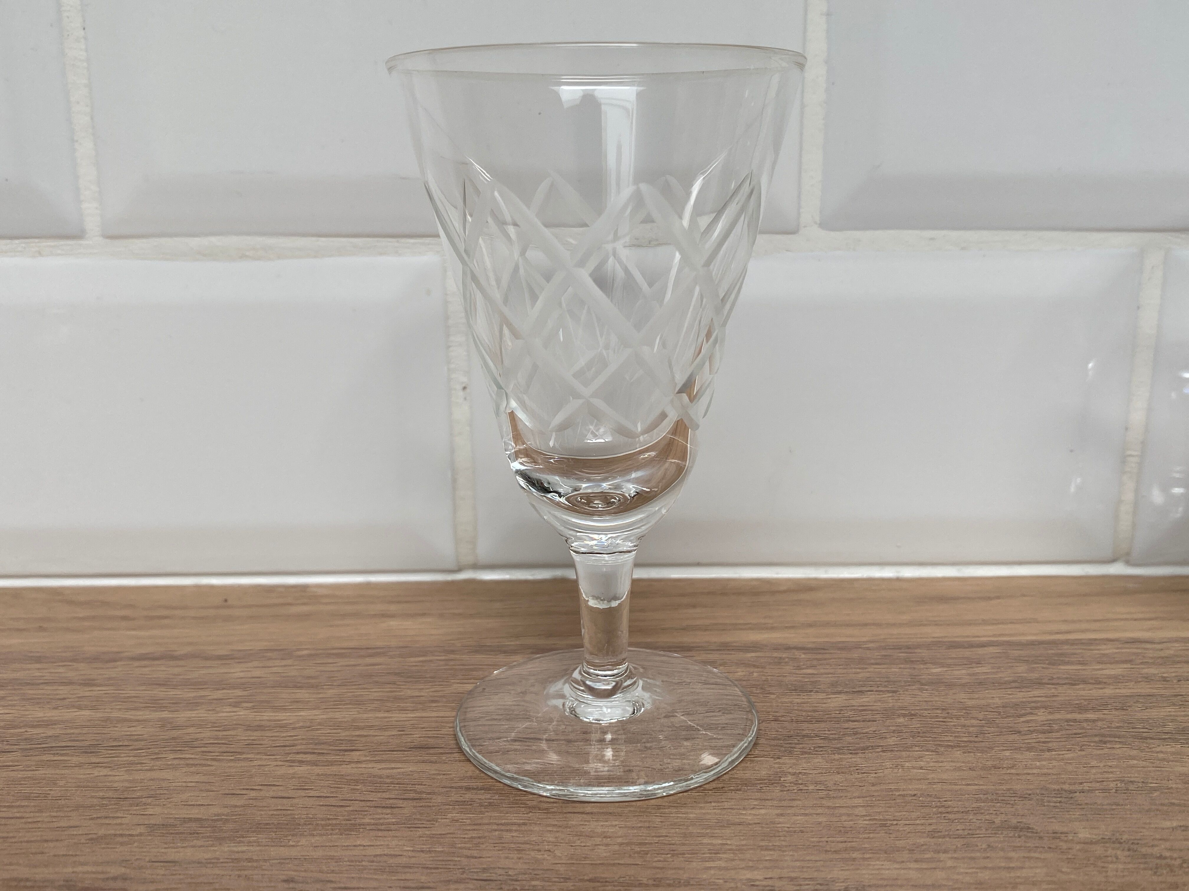 Set of 6 white wine glasses