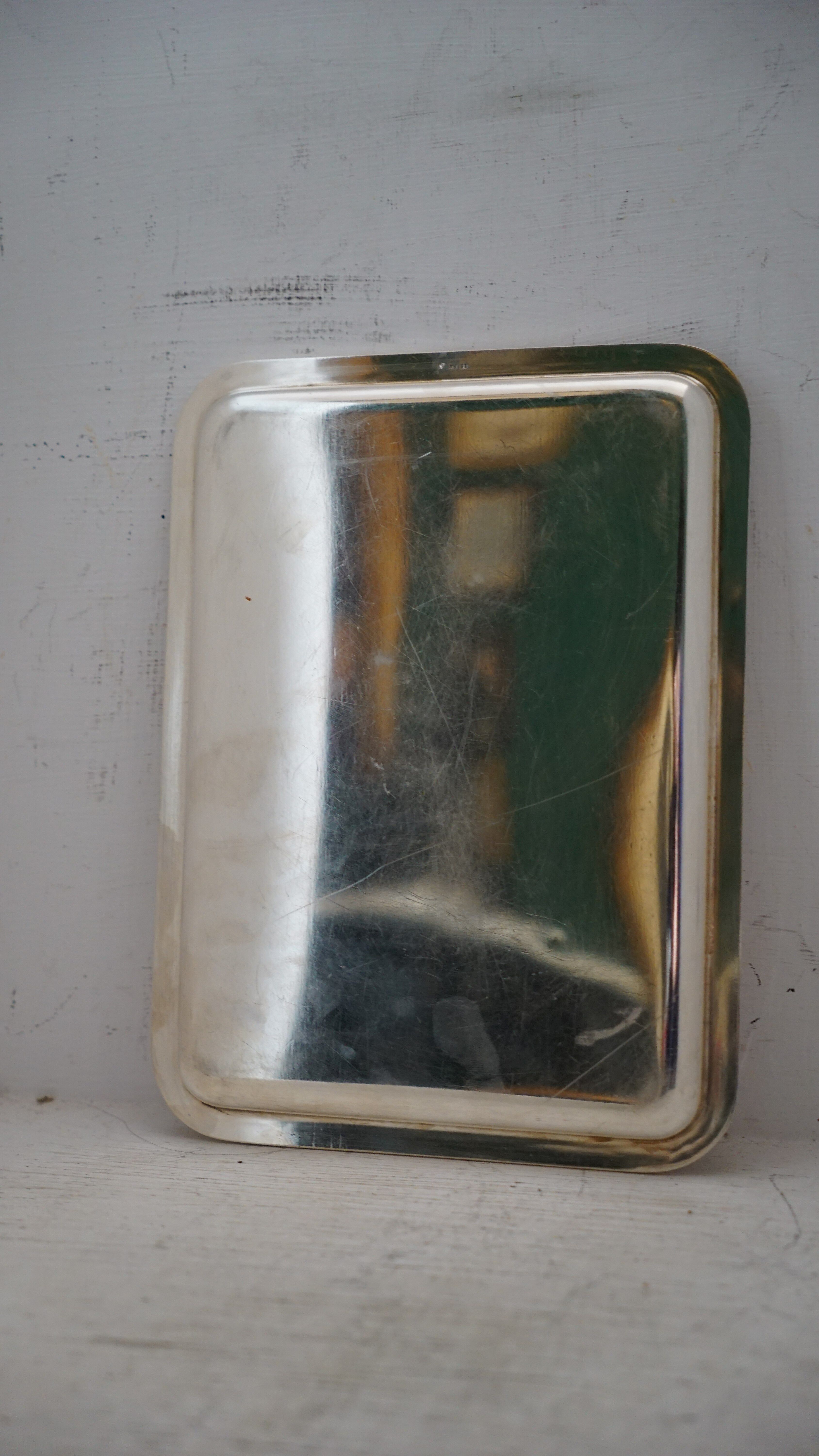 Duo of two small serving dishes