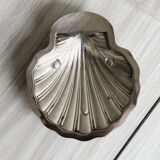 Shell-shaped jewelry holder or butter dish