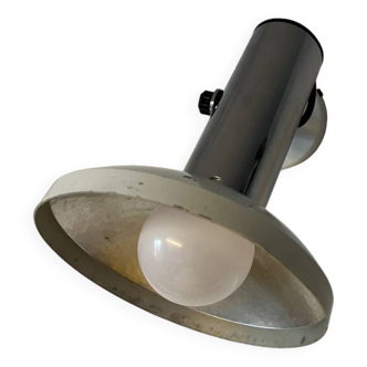 Wall light in metal and chrome-plated plastic