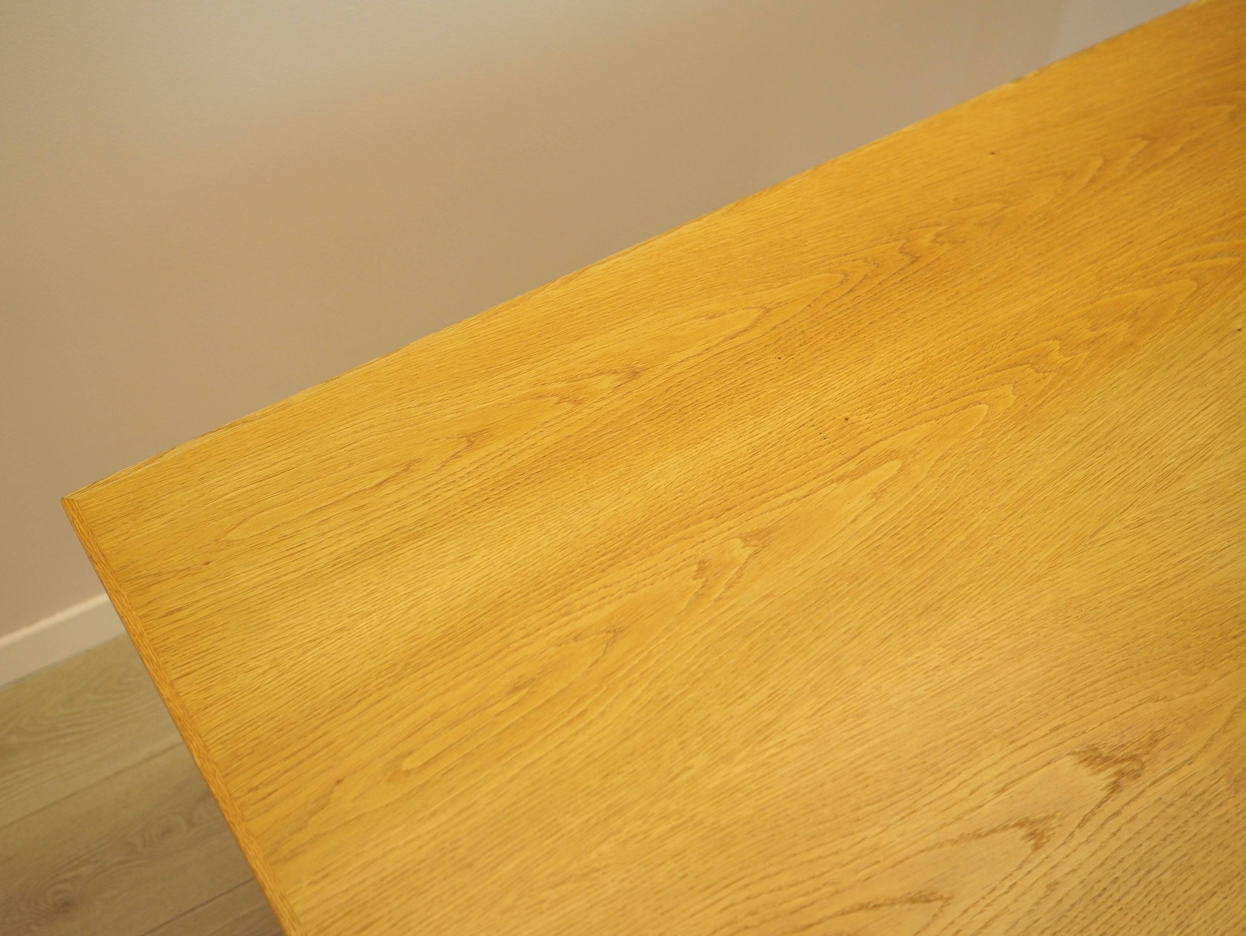 Oak desk, Danish design, 1960s, designer: Henning Kjærnulf