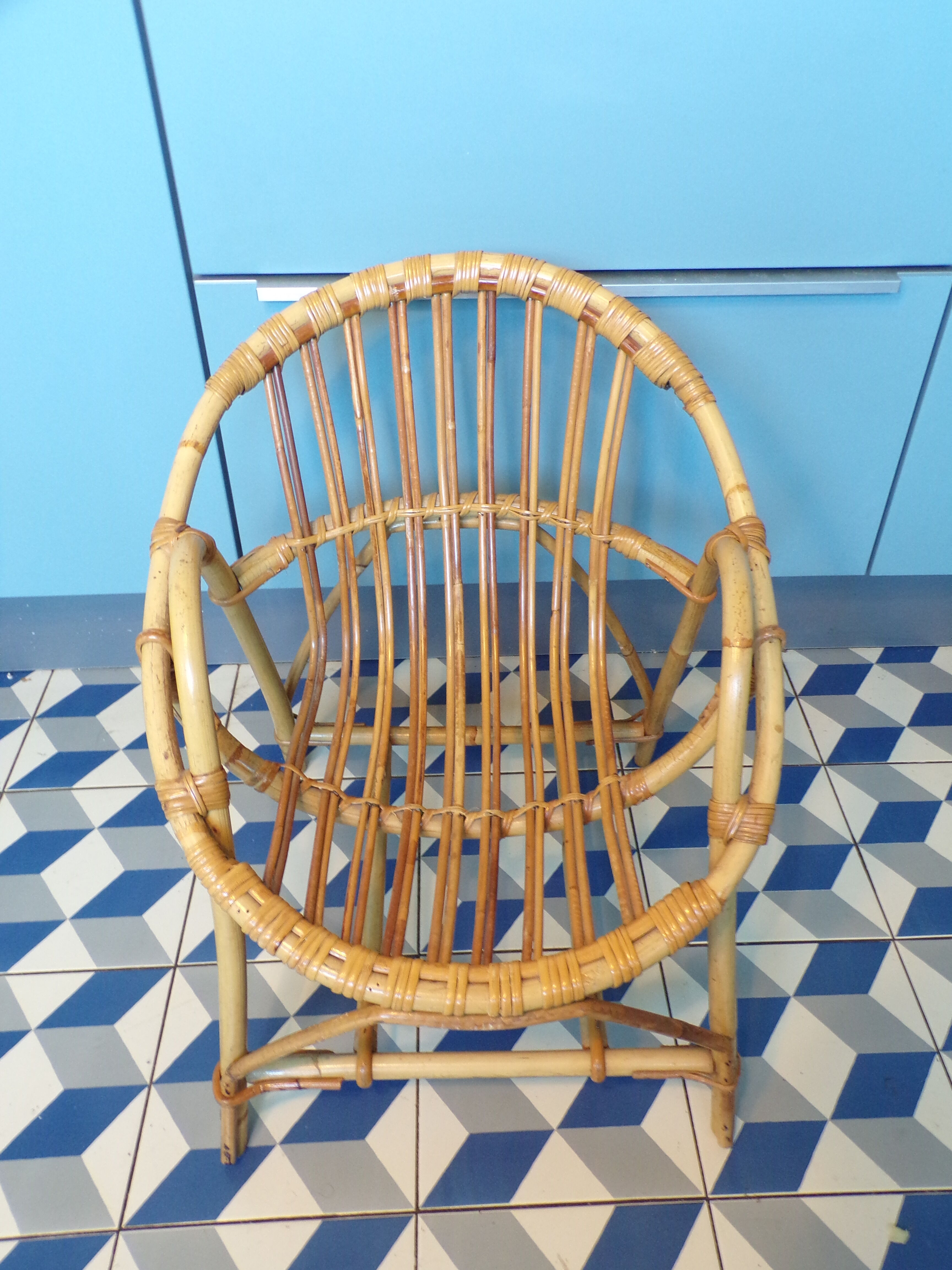 Fauteuil corbeille enfant en rotin