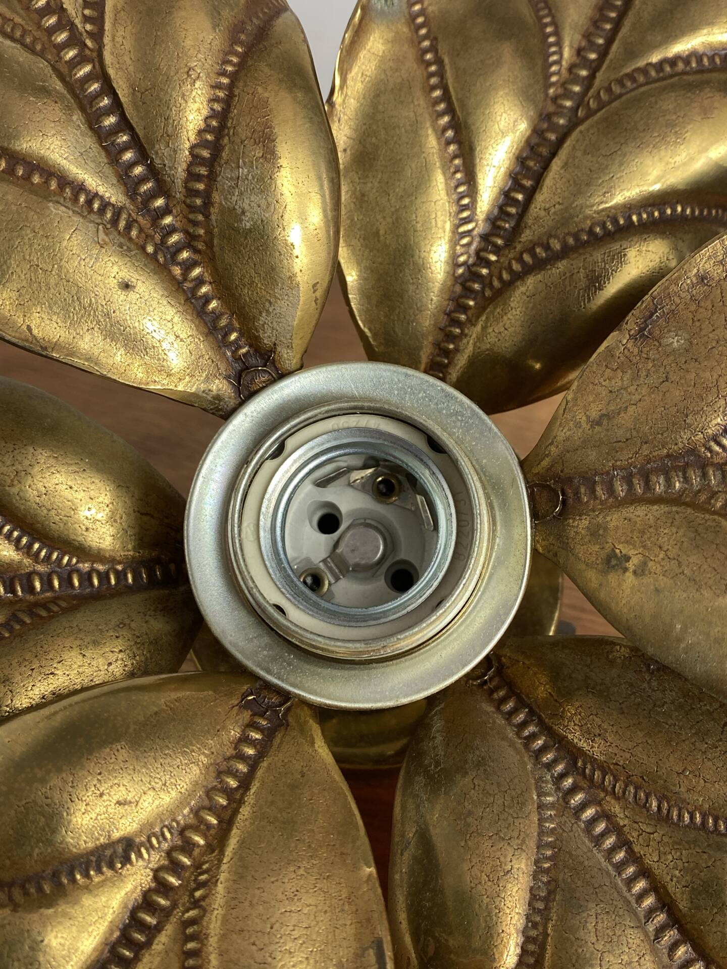 Applique murale fleur, par Willy Daro, 1970