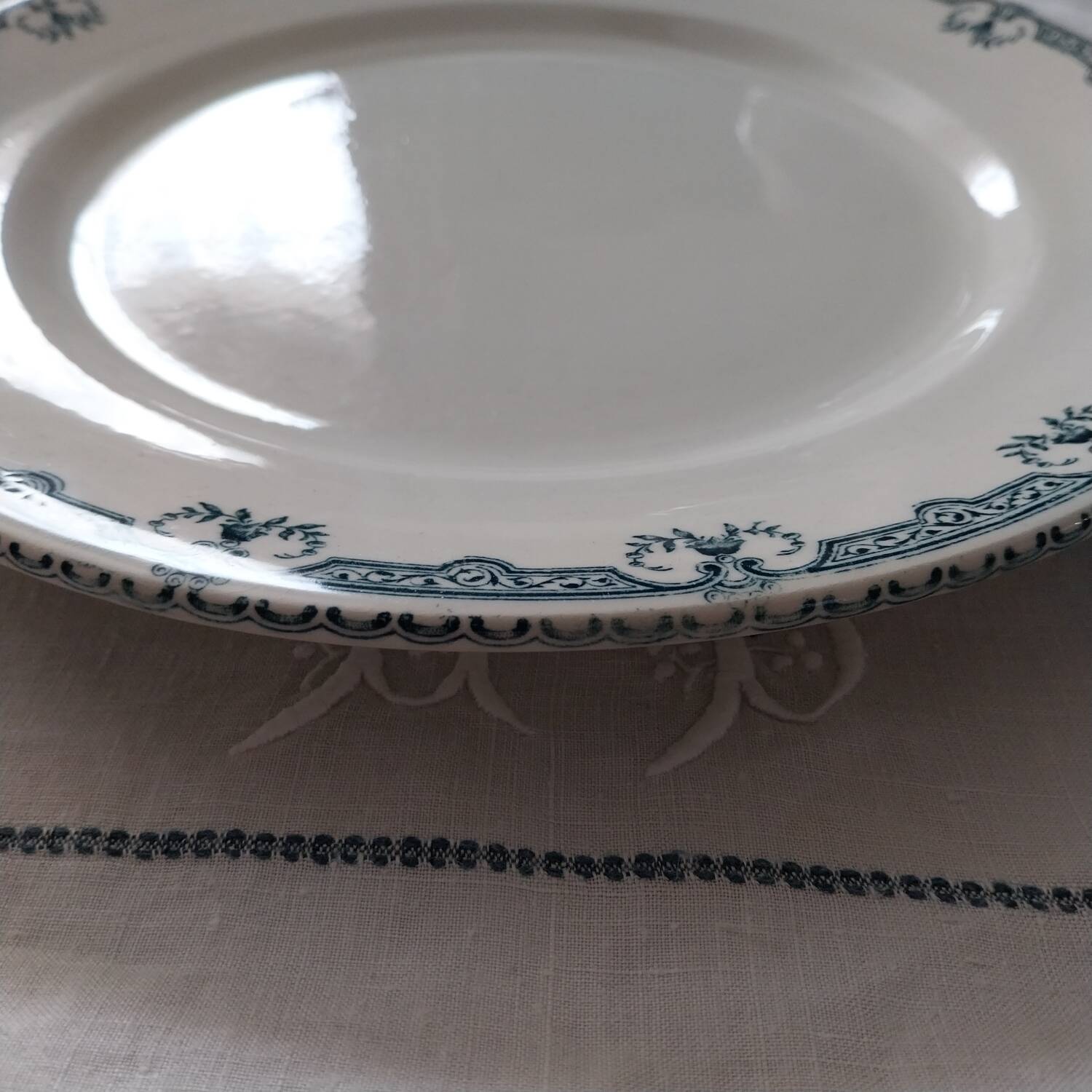 Old large iron earth dish Parmentier Salins