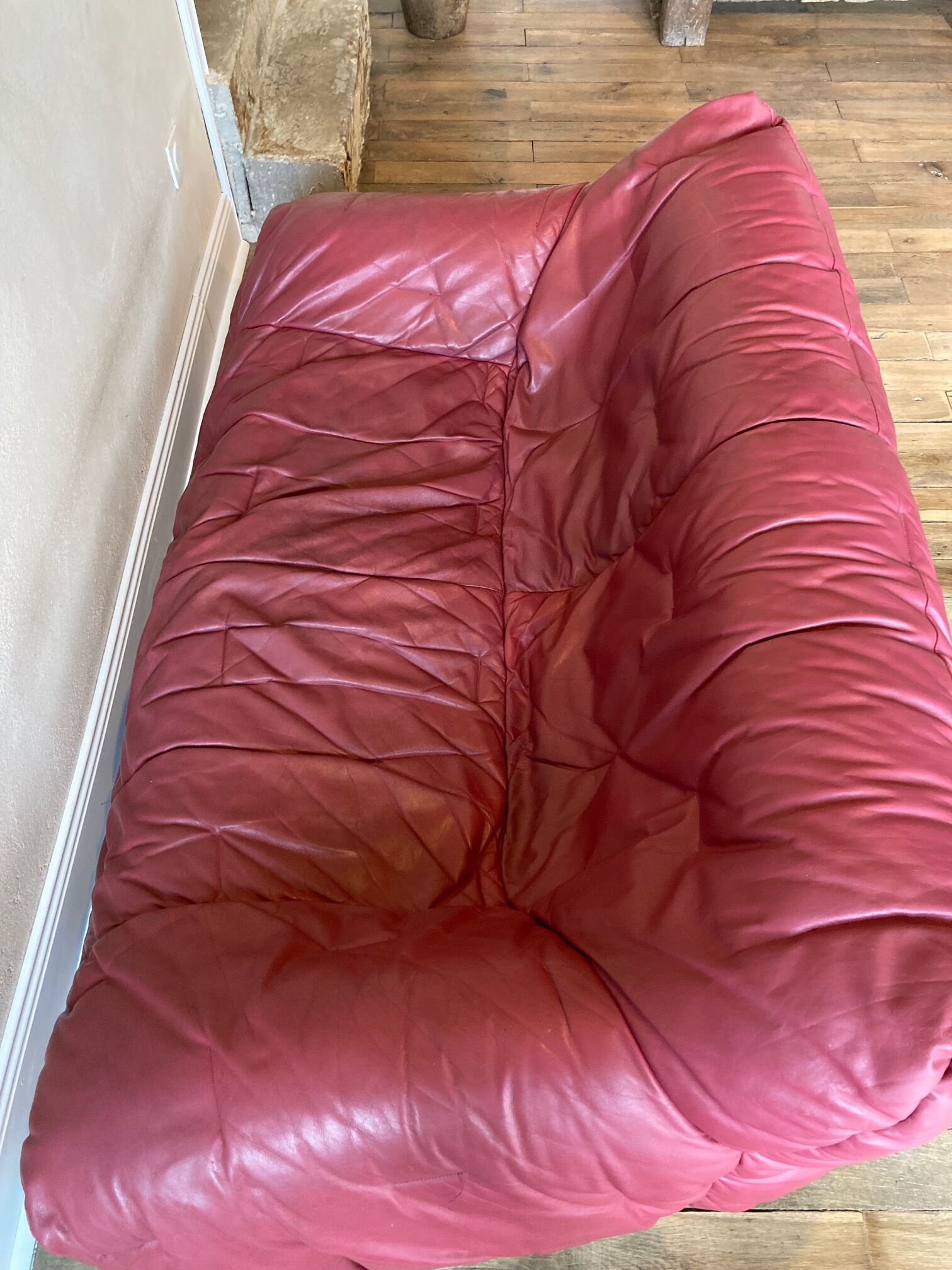 Hans Hopfer "Informel" model sofa, in burgundy leather