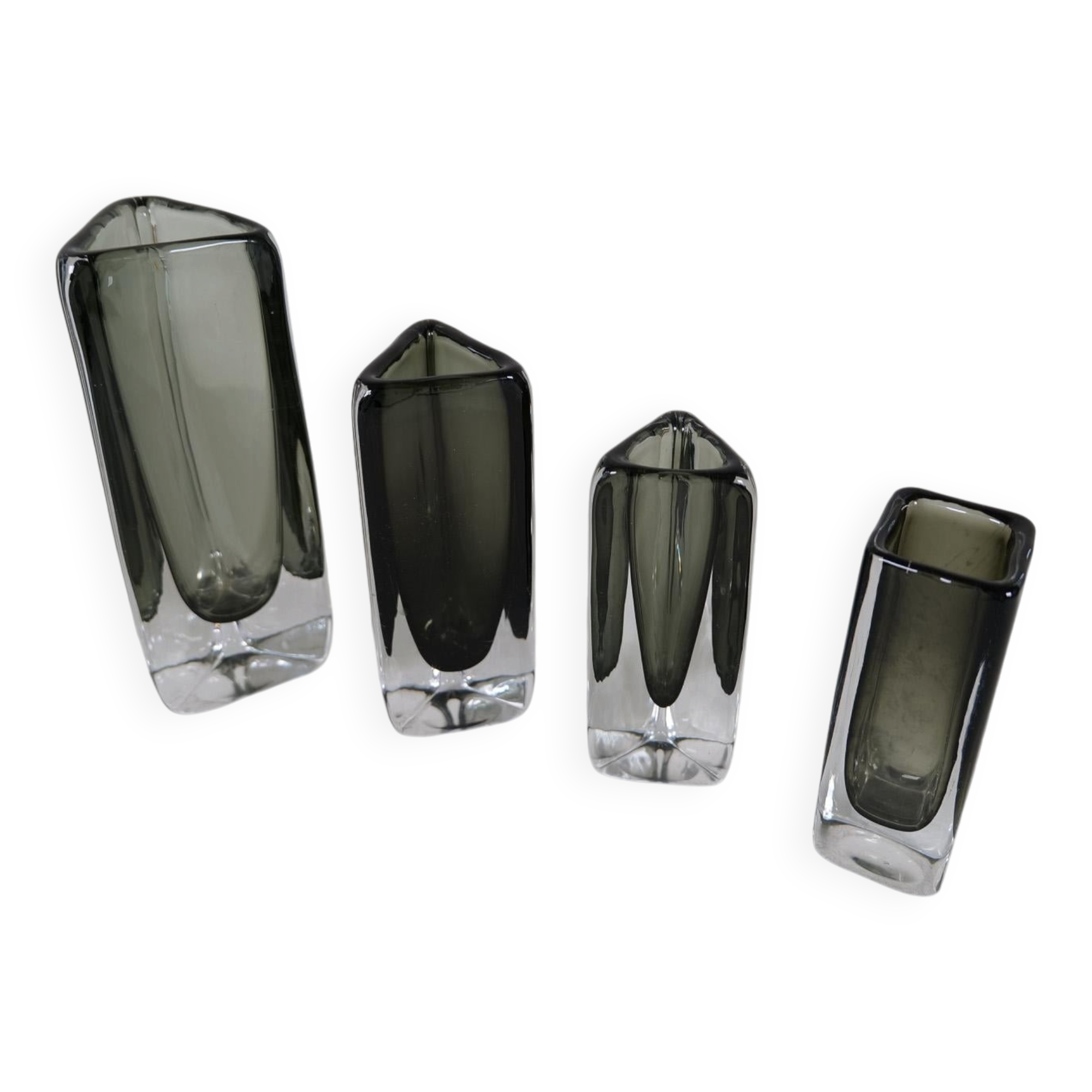 Midcentury collection of 12 pieces of art glass by Nils Landberg, Orrefors, Sweden, 1950s.