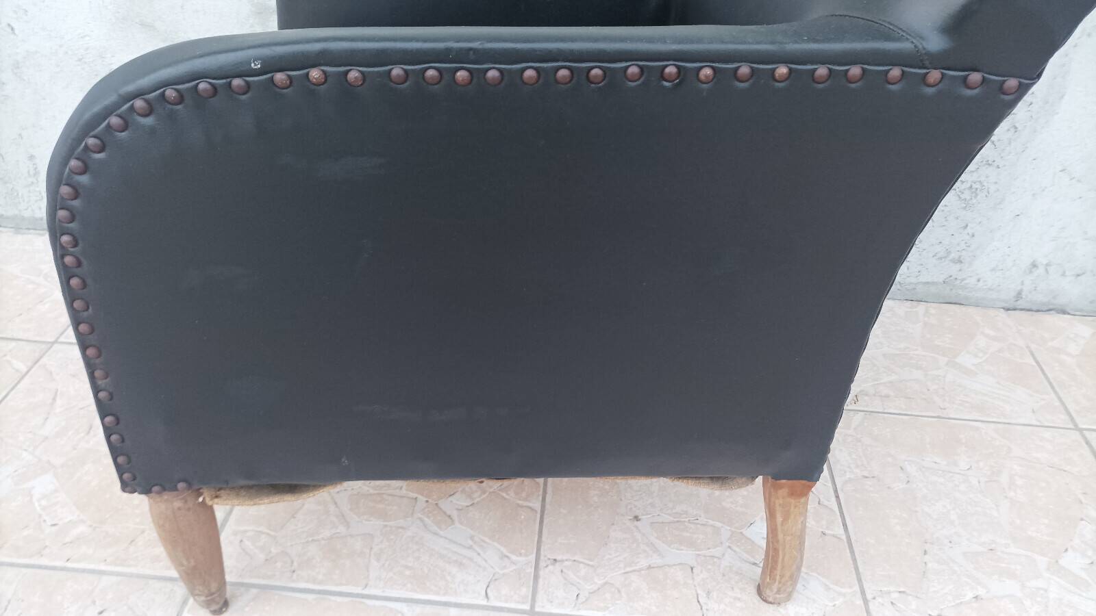 Art Deco armchair in leather
