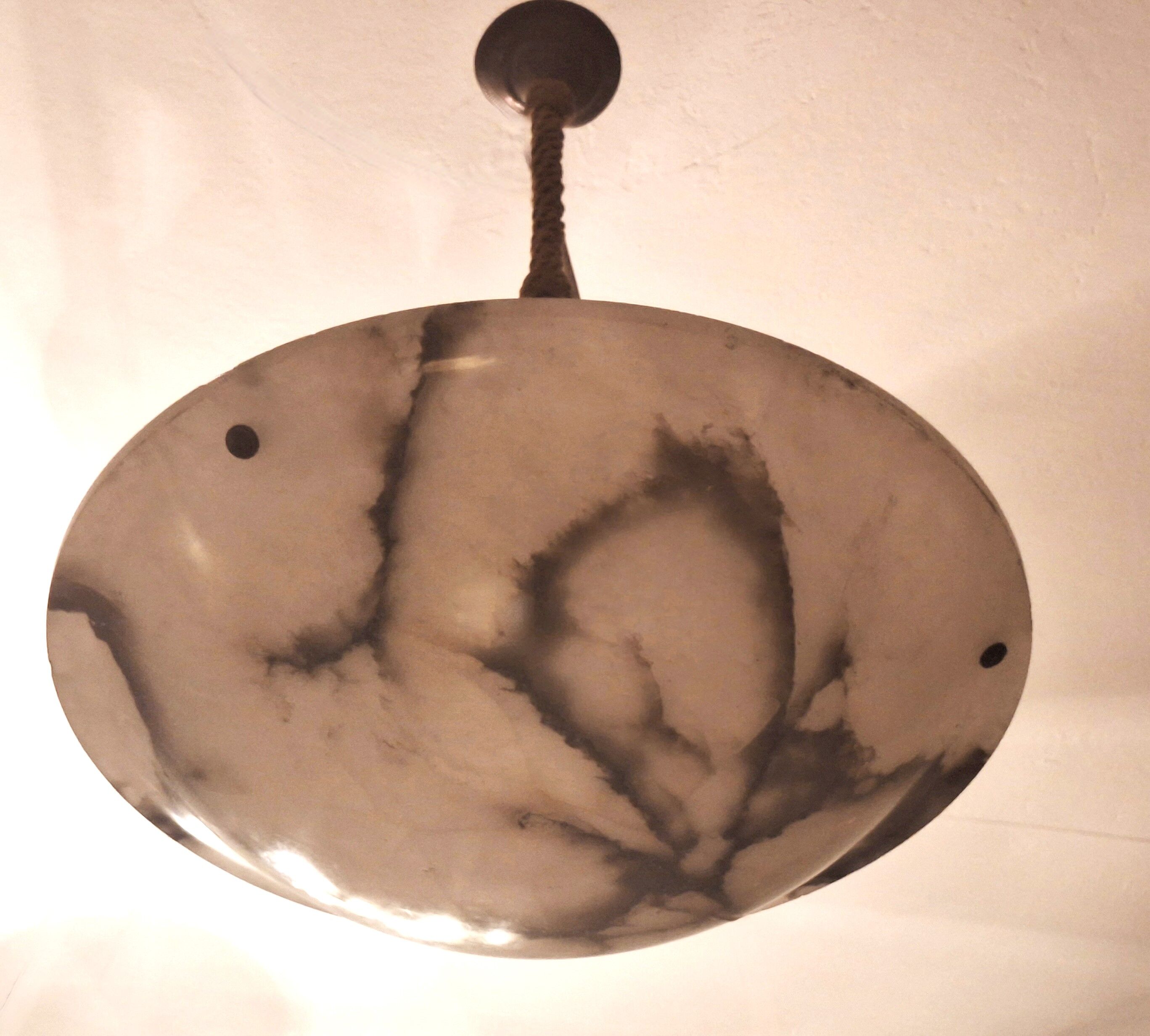 Lustre en albâtre veiné antique, 1920-30