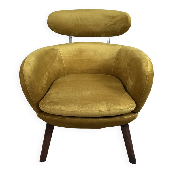 Fauteuil en velours jaune moutarde années 2010
