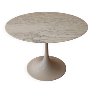 Table ronde Tulipe en - 107