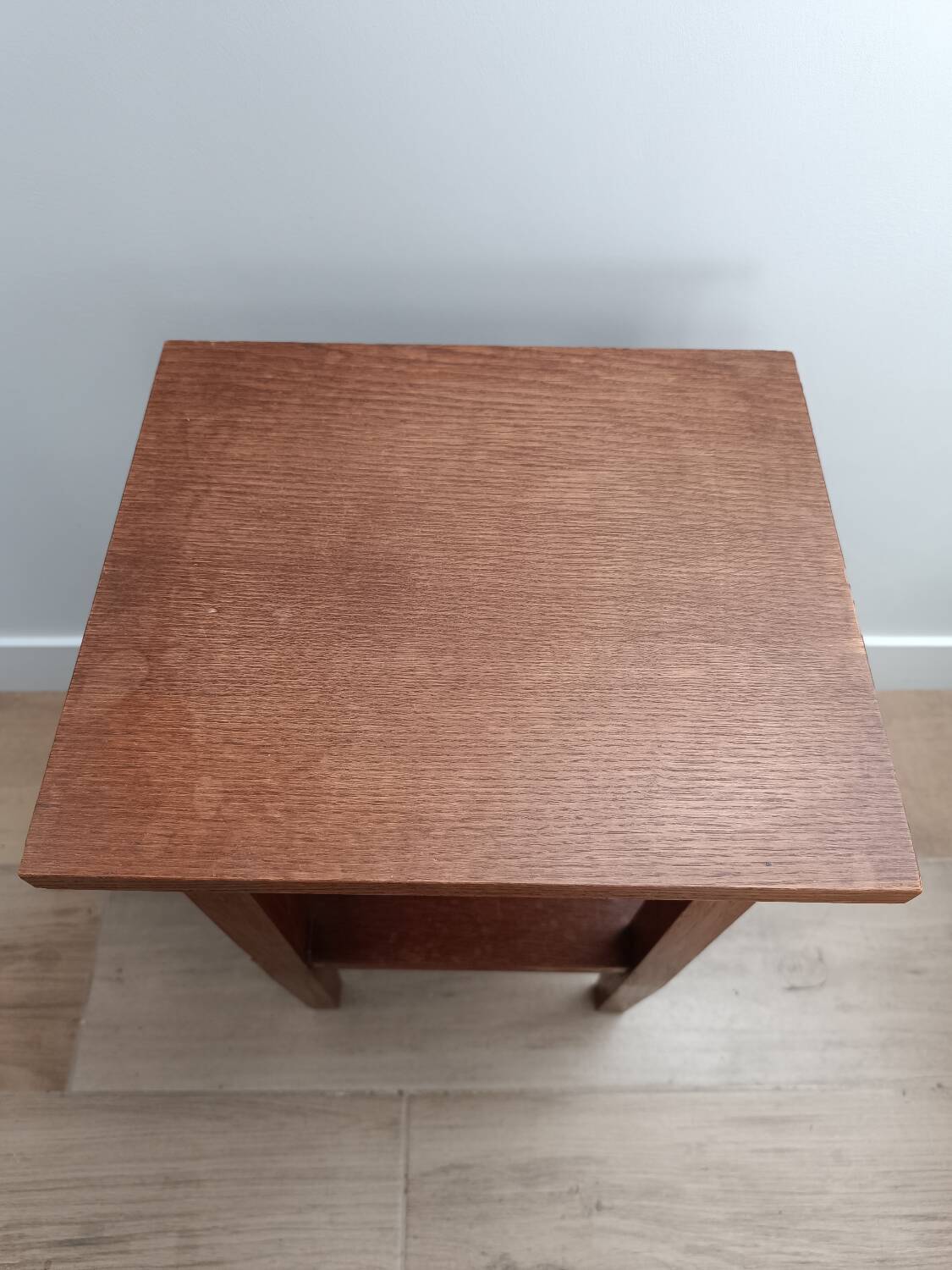 Small vintage wooden side table / pedestal table