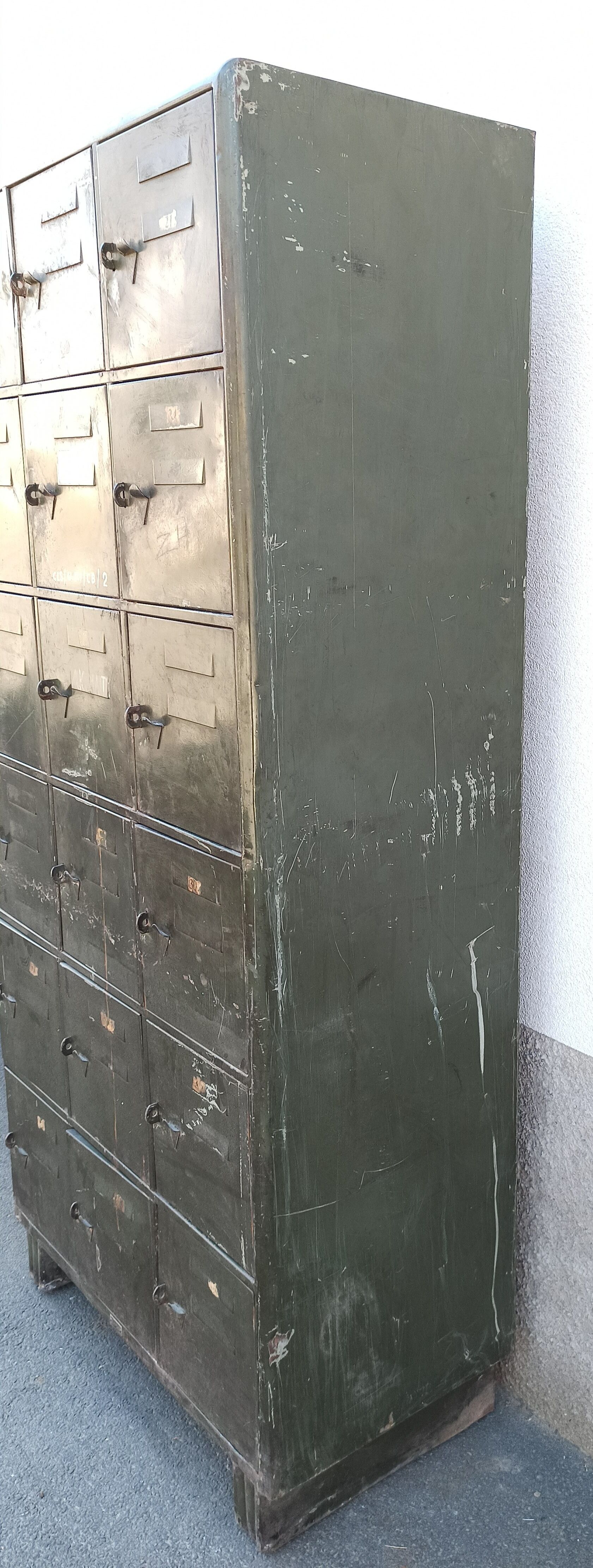 Antique metal cabinet - 18 lockers