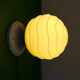 Applique globe vintage art déco en opaline jaune pâle