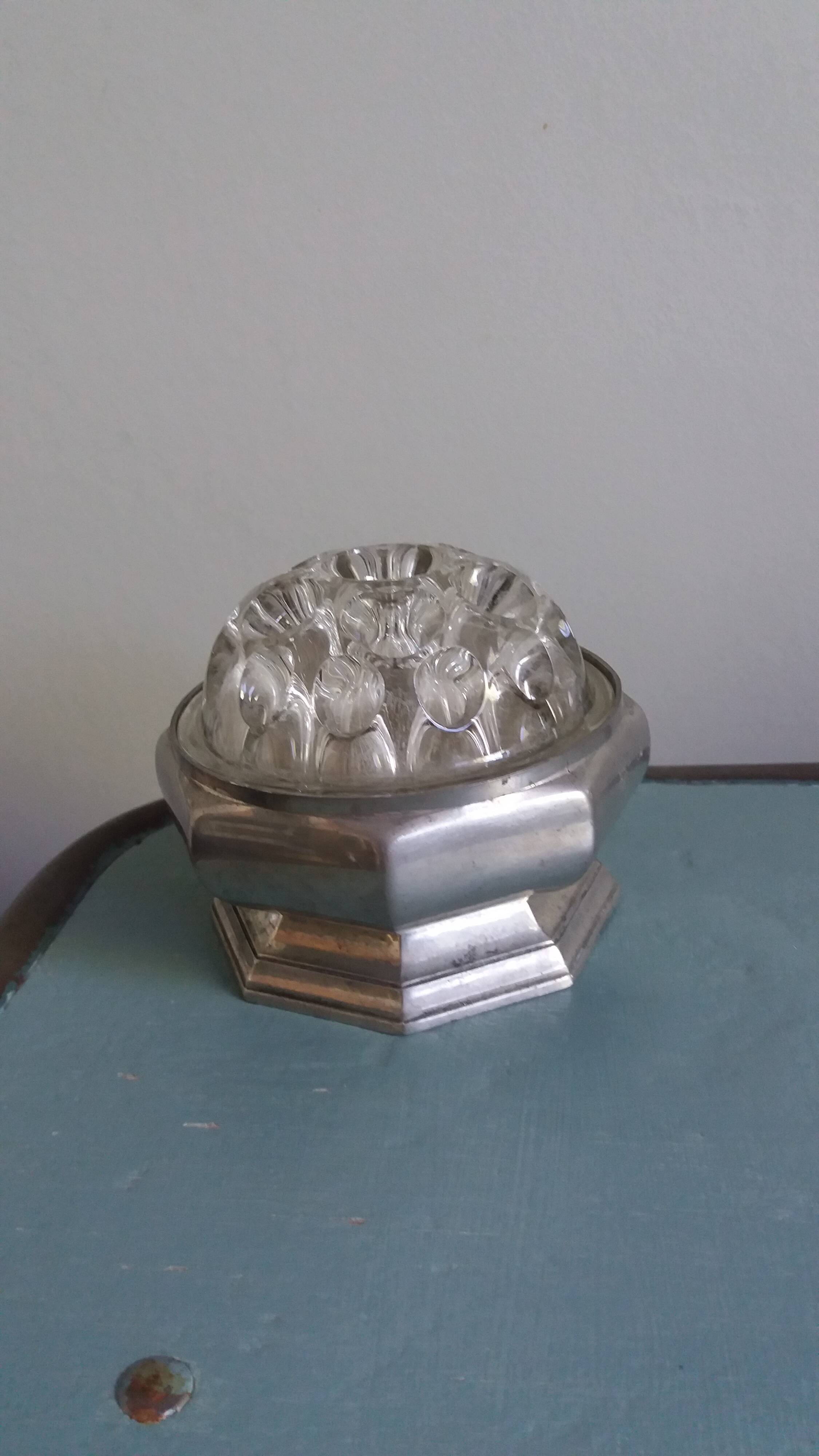 Flower vase in glass VMC Reims and pewter bowl from Manoir Paris