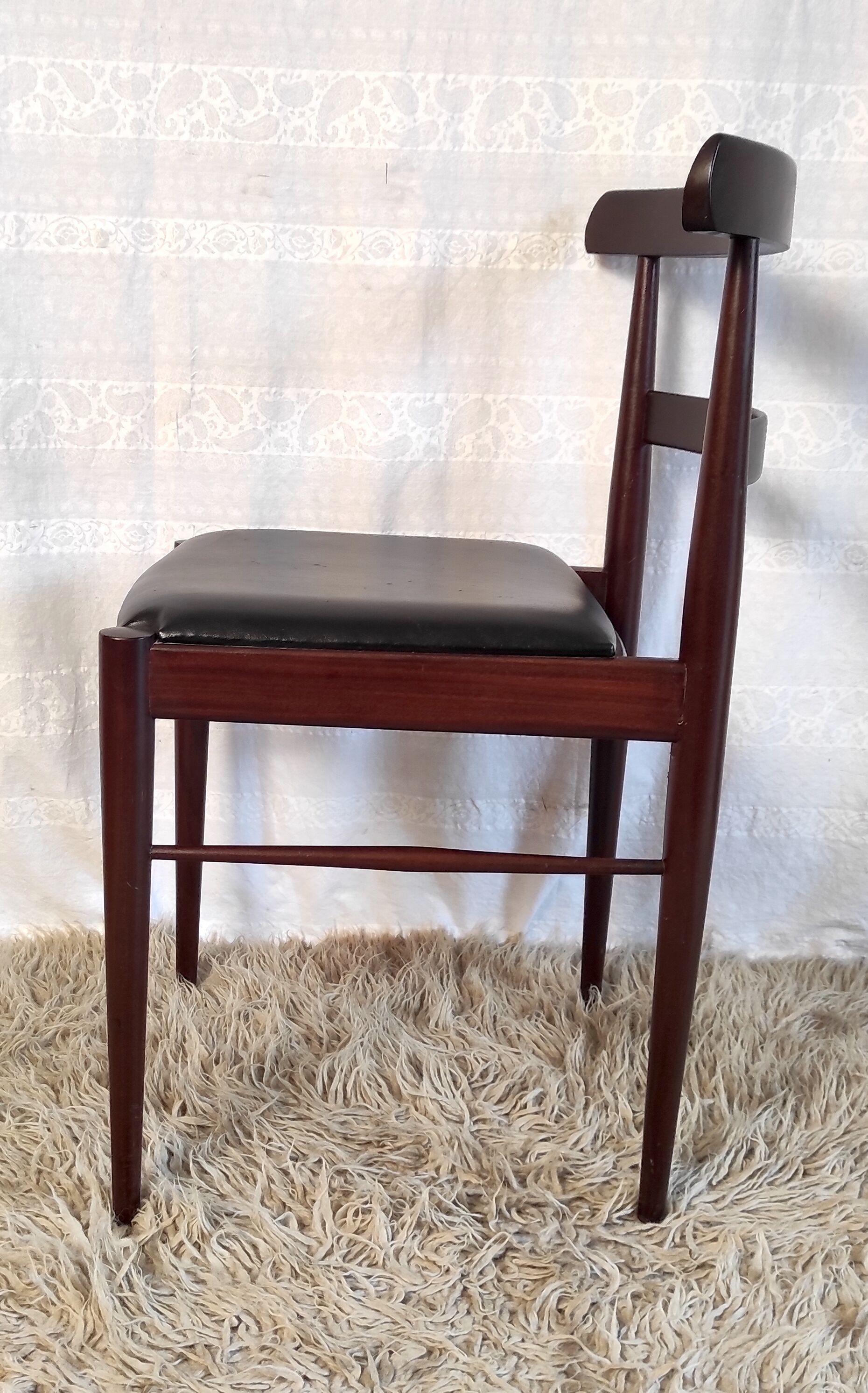 Chaise style scandinave en bois massif années 60
