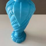 Ensemble de 2 vases victoriens en verre opale bleu