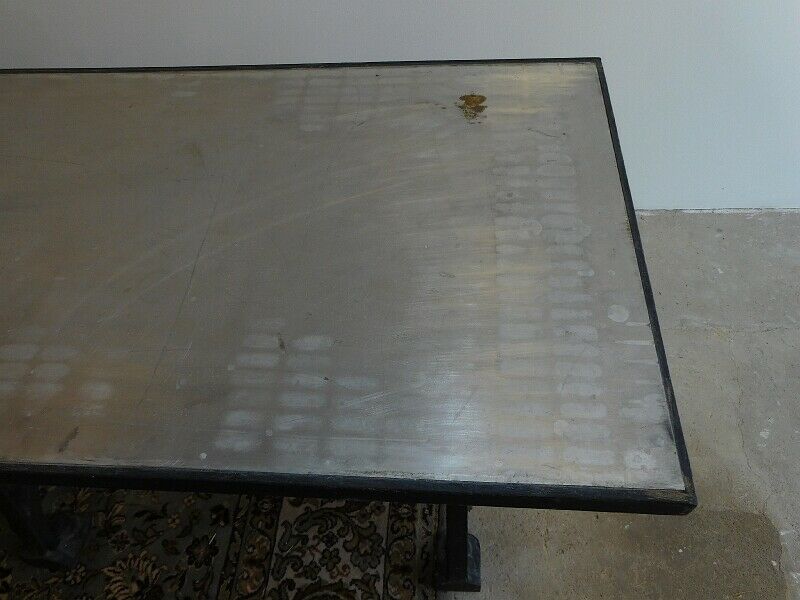 Table cast foot and zinc tray