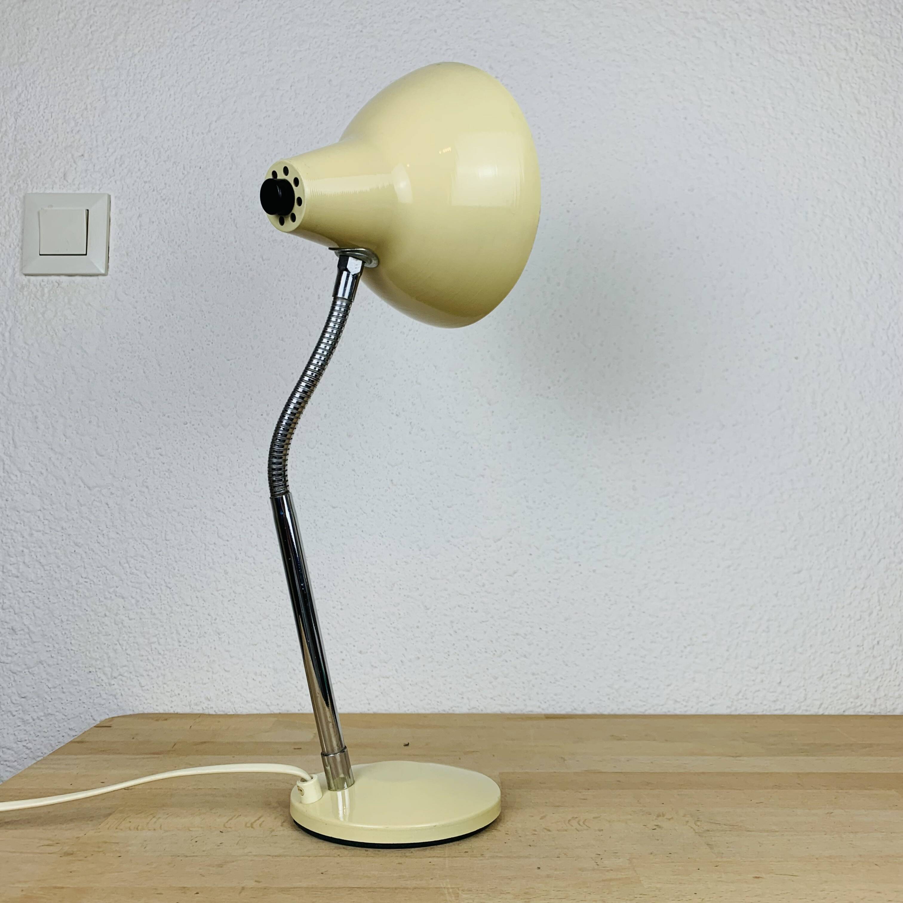 Lampe de bureau en métal beige, années 60