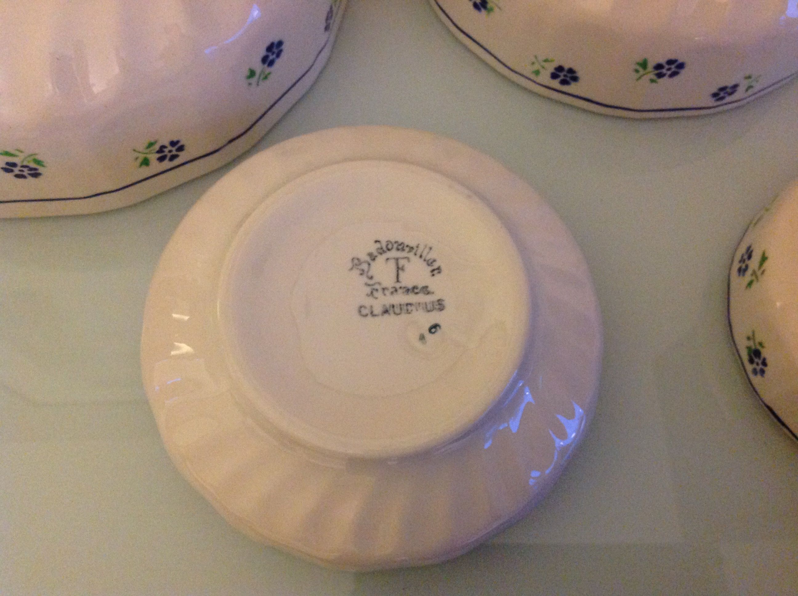 Suite of five salad bowls decor Claudius des faienceries de Badonviller, 50/60