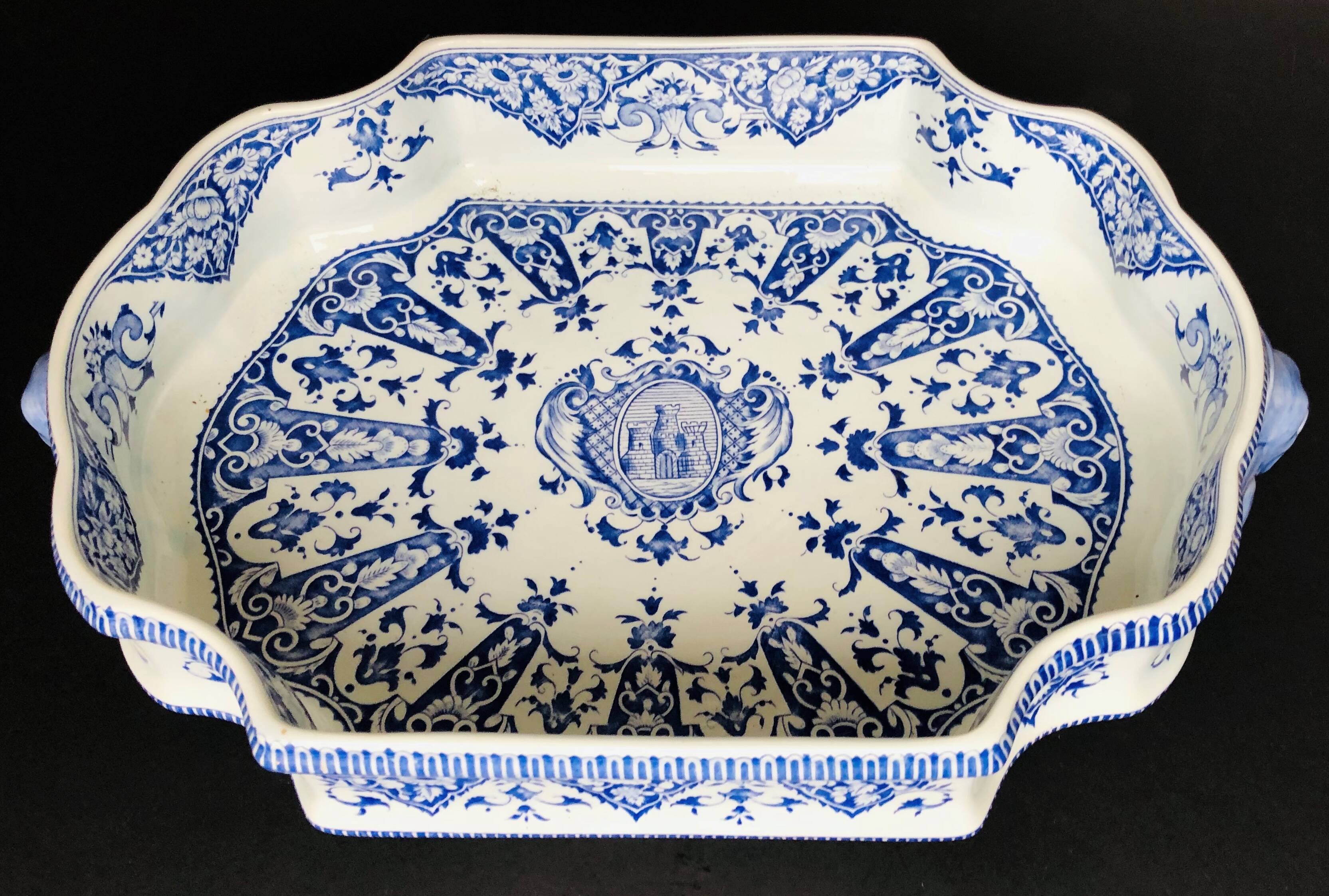 Centerpiece in gien earthenware