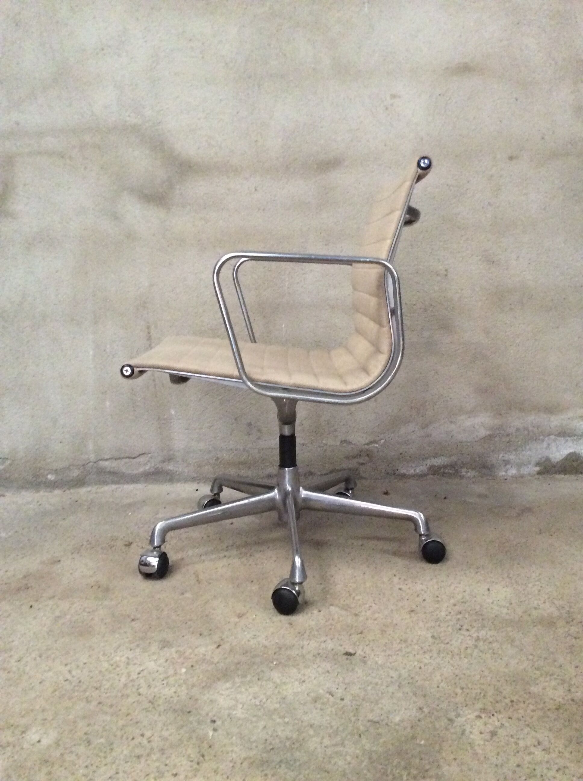 Ea 107 chair by Charles and Ray Eames for Herman Miller 1969
