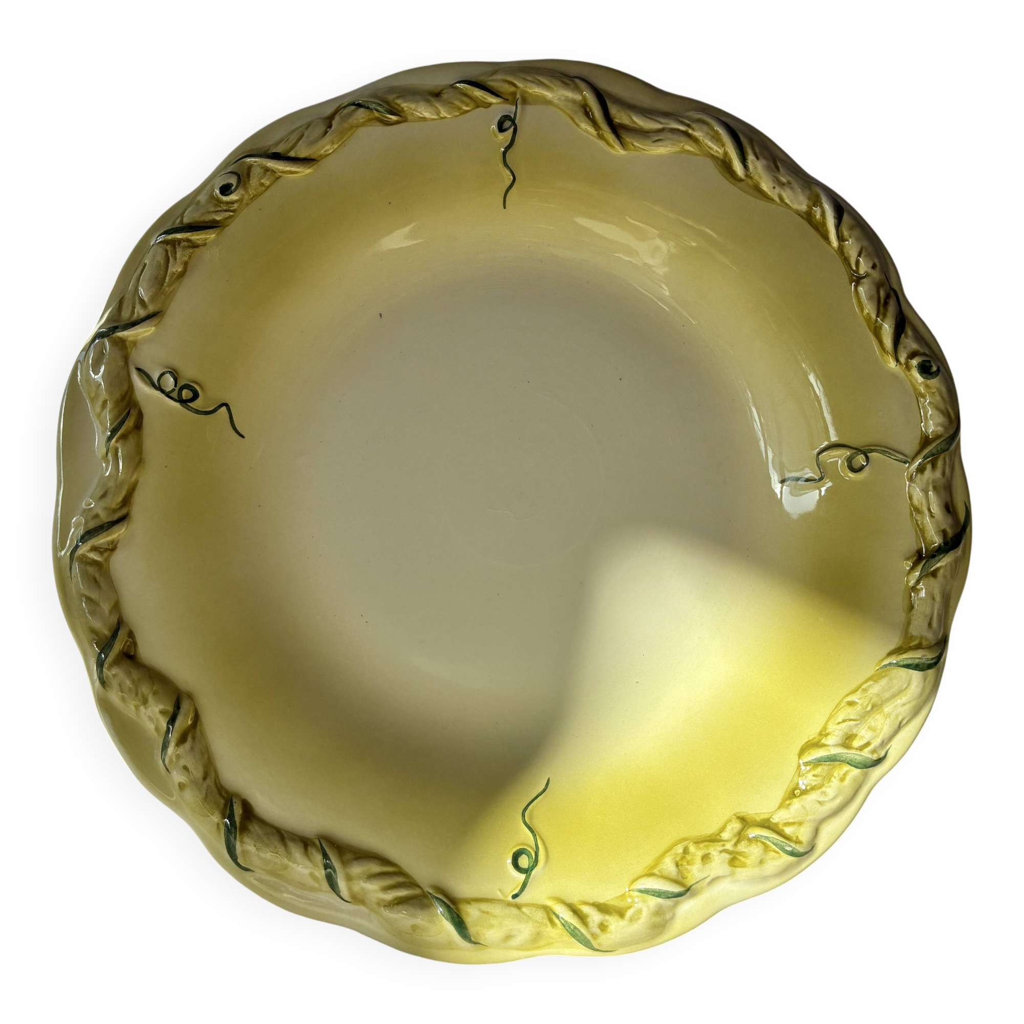 Antique flat plate in majolica