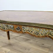 Louis XV style coffee table with floral marquetry and gilded bronze – 20th century
