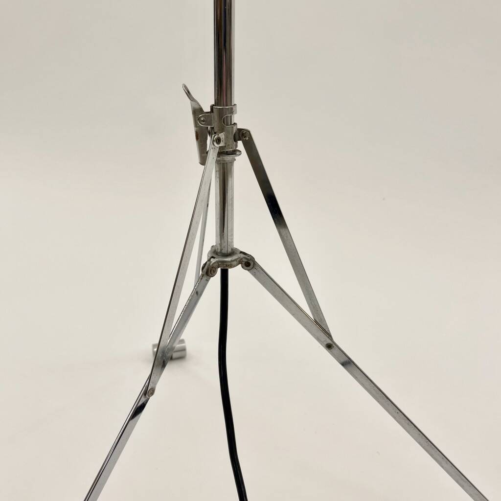 Lampadaire vintage style industriel de Ernesto Gismondi éditée par Artemide en Italie vers 1978