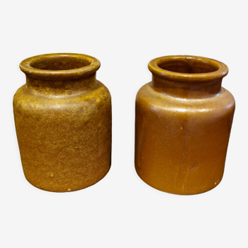 Stoneware pot duo