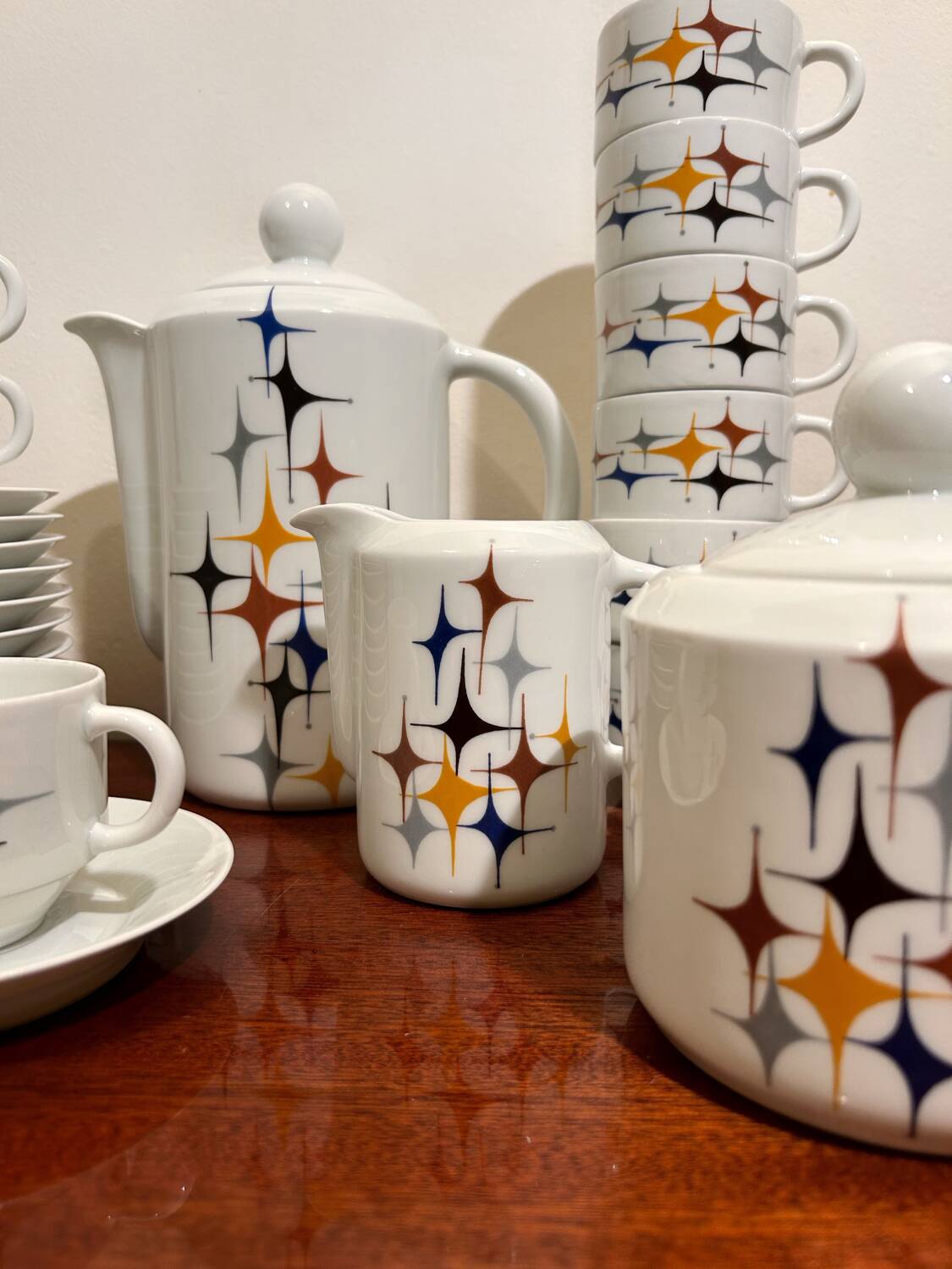 Berry porcelain tea/coffee service from the 70s