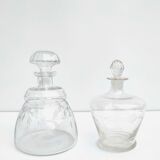 Set of 2 chiseled glass decanters with cap