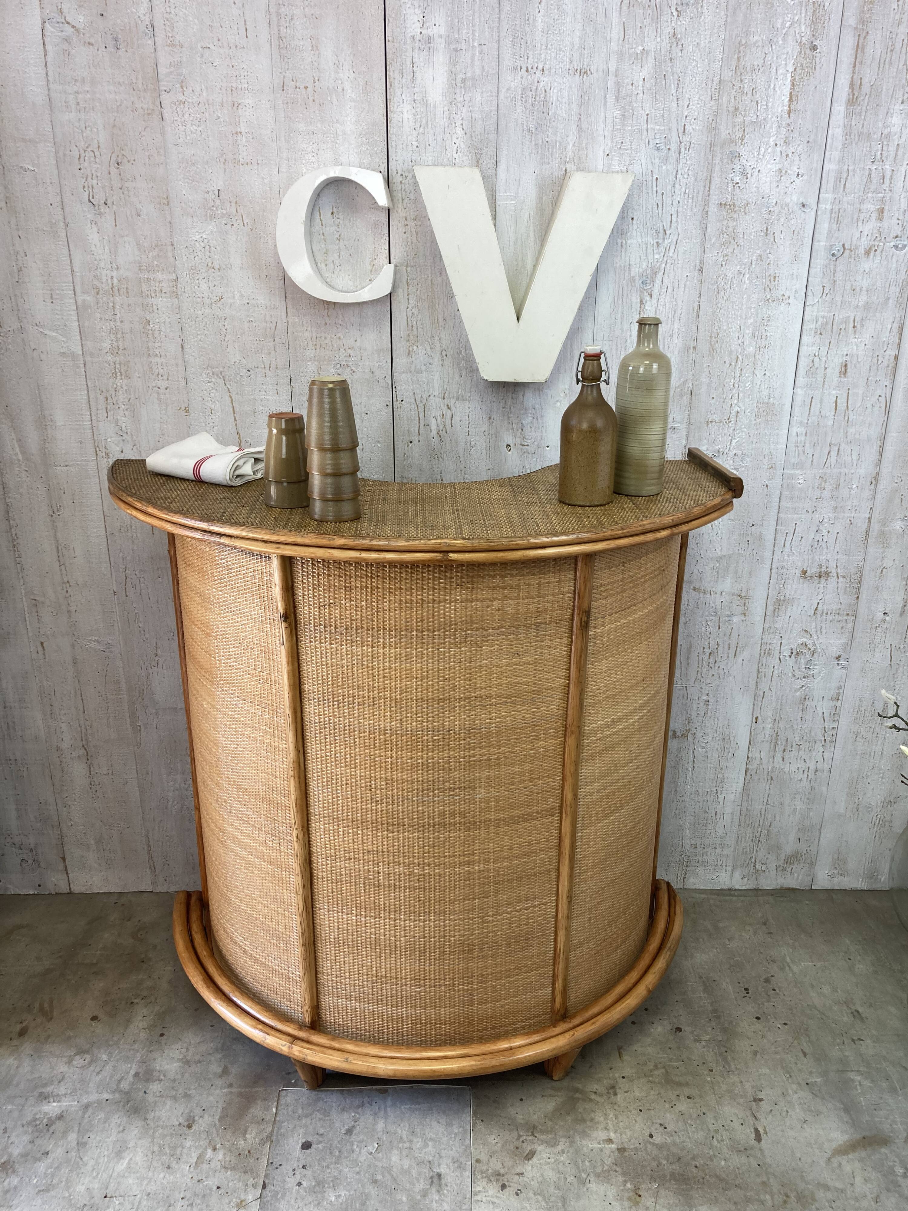 Vintage rattan bar
