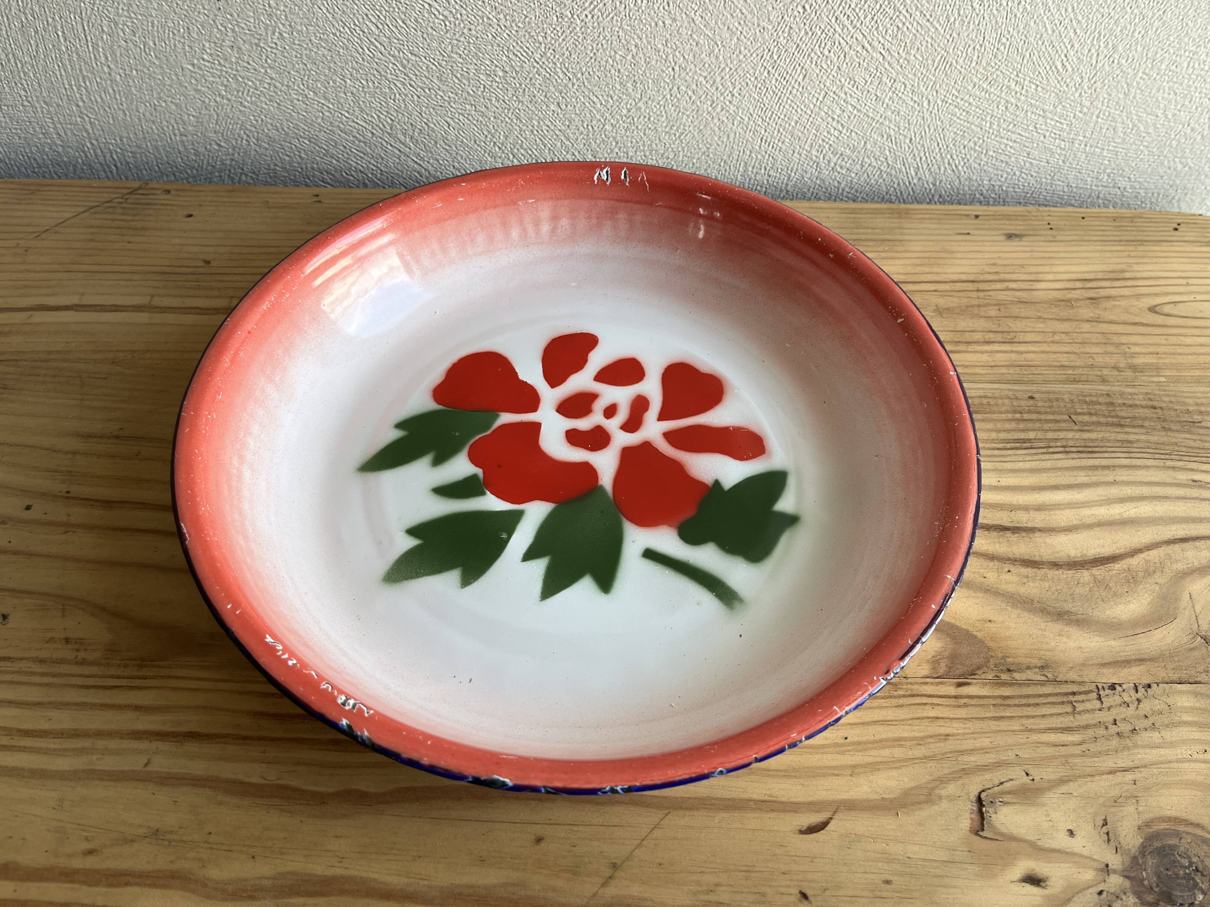 Enamelled dish vintage flowers