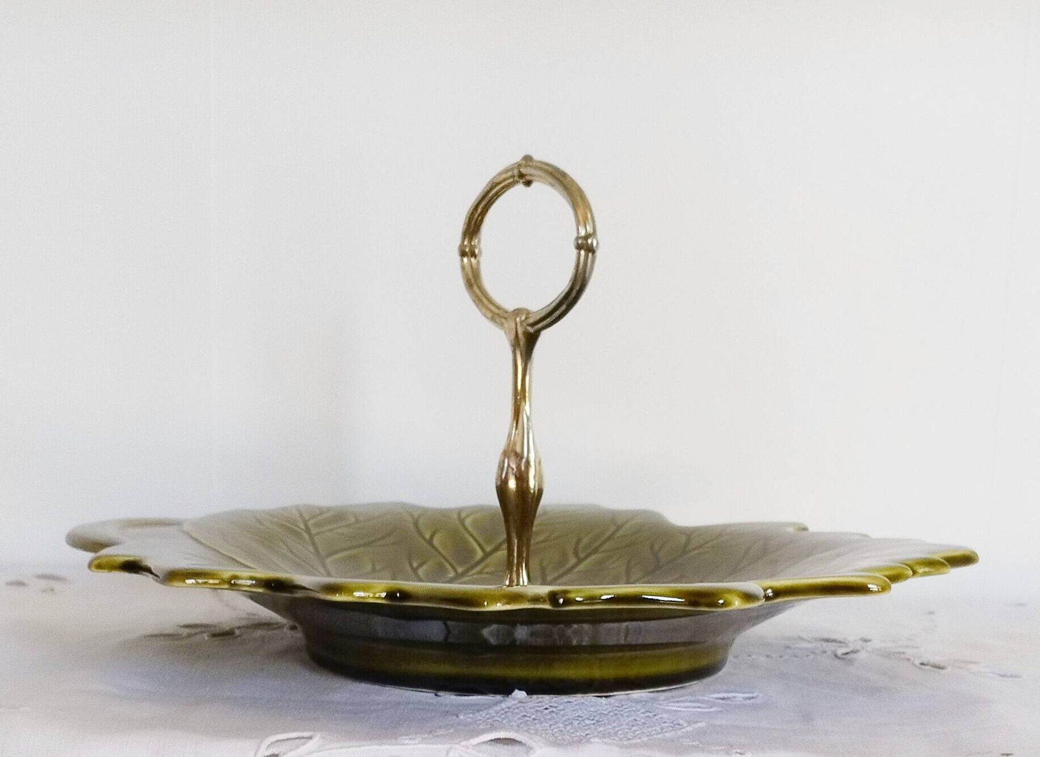 Fruit dish in slip, Sarreguemines earthenware, bowl