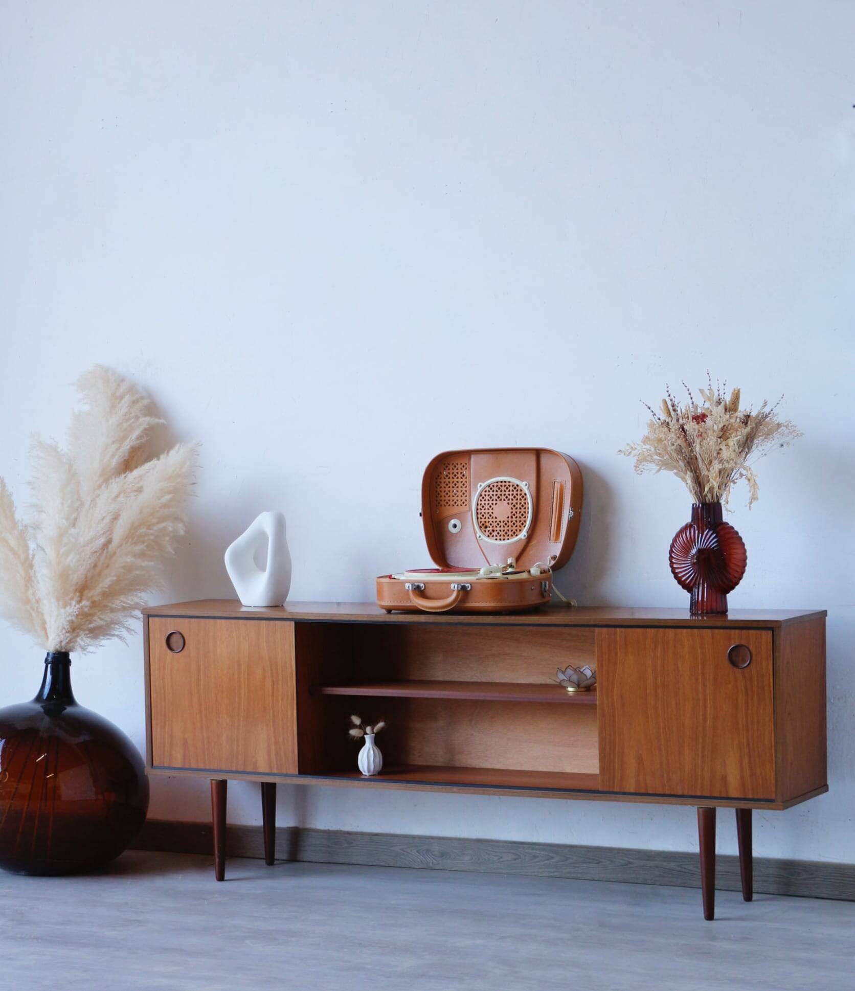 Minimalist teak sideboard – 1960s – England