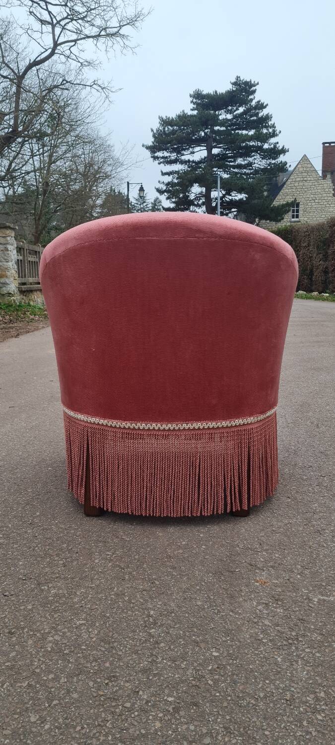 Toad armchair