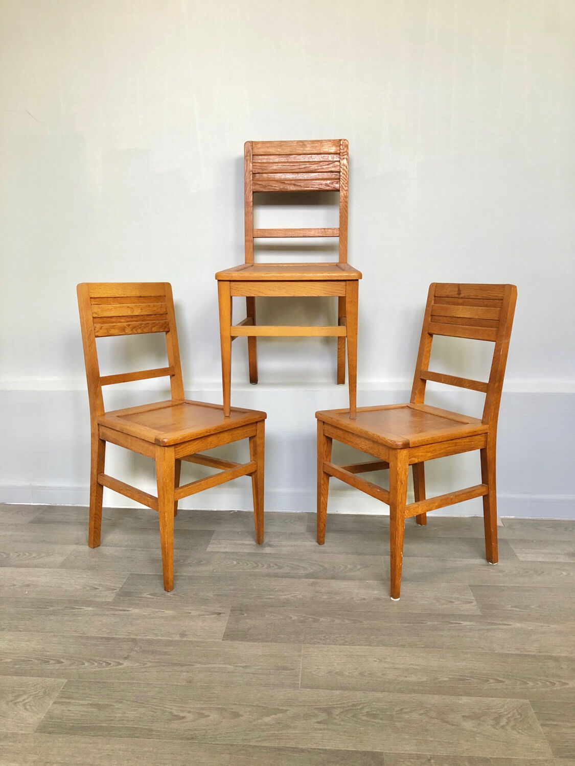 Set of 3 oak chairs from the 50s reconstruction period