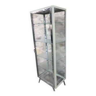 Confectioner's display case