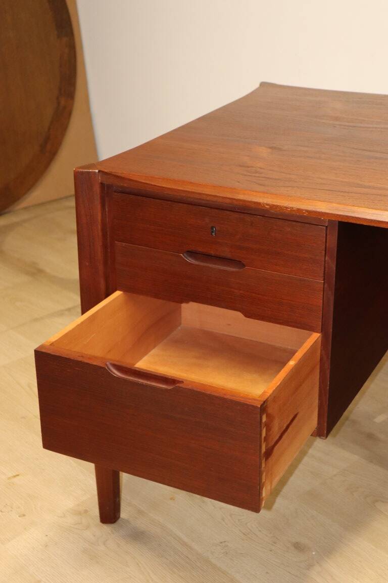 Vintage desk by Wilhelm Renz in double-sided teak, 1960s