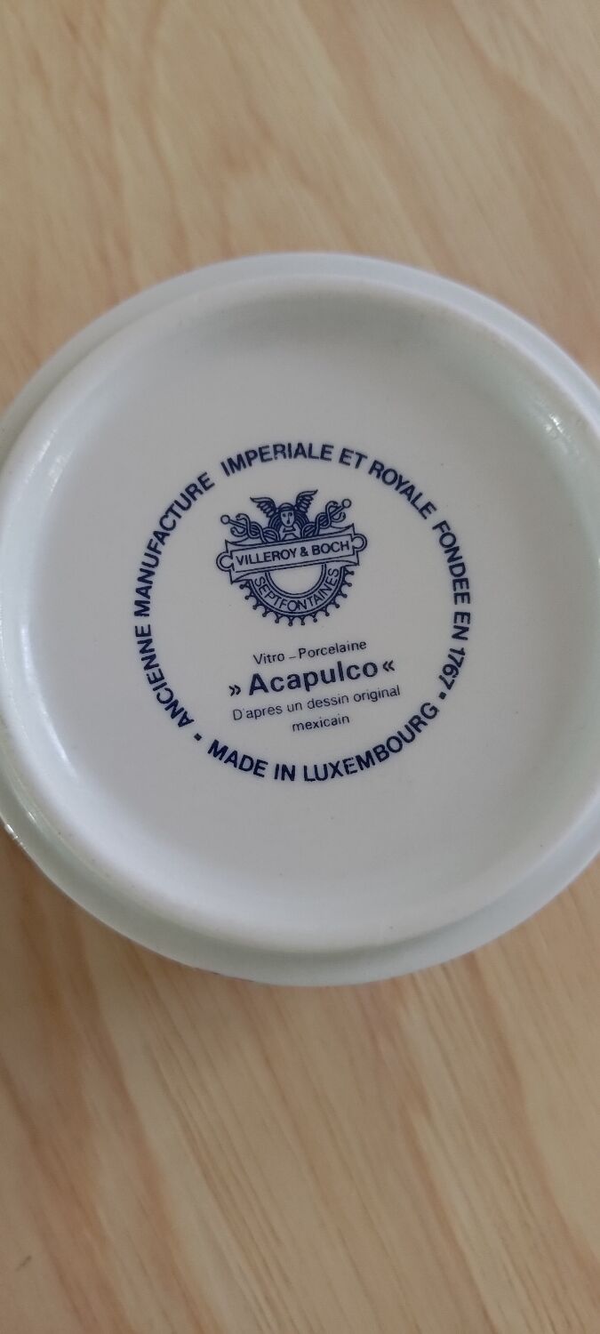 Acapulco porcelain pots