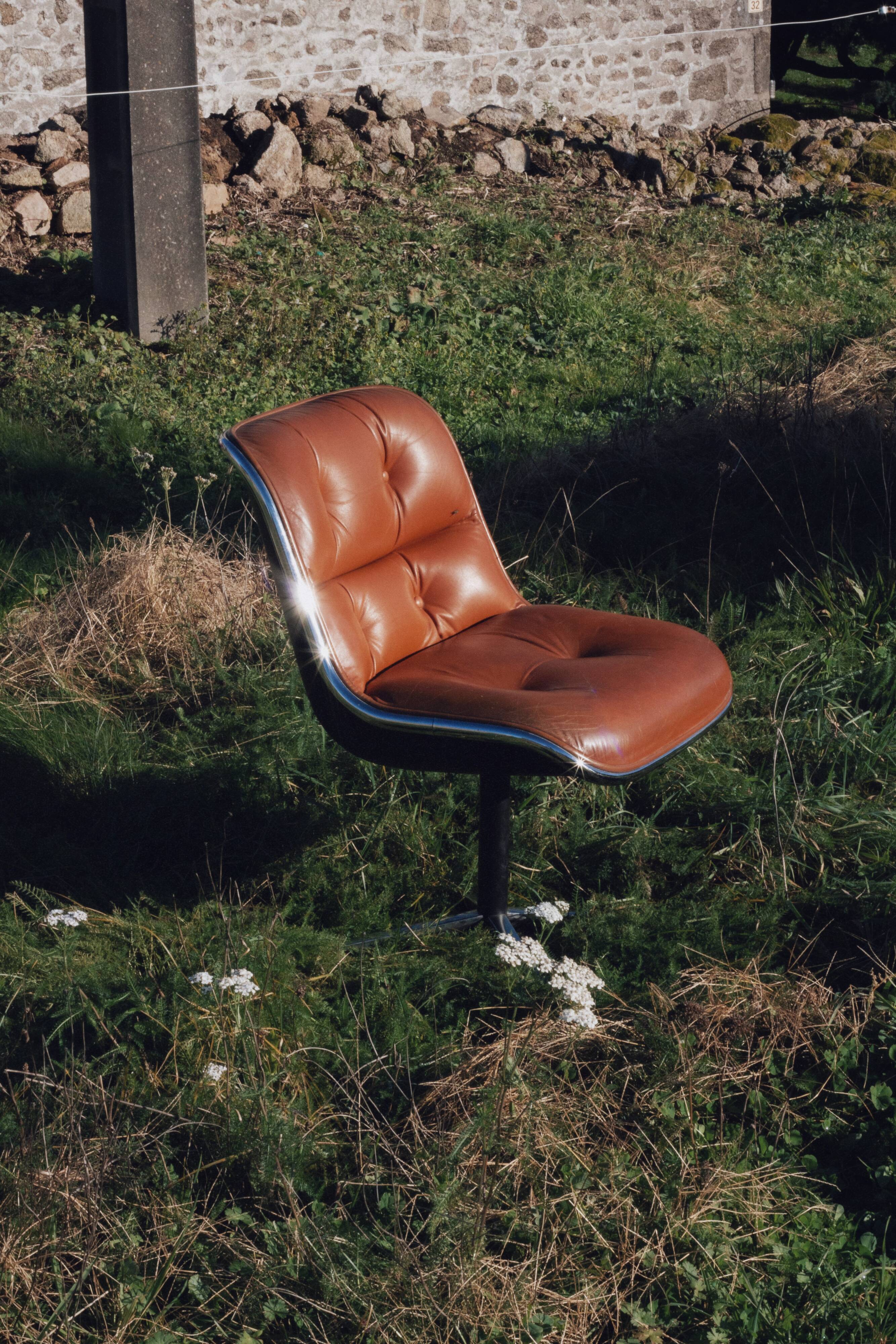 Pollock executive armchair, KNOLL