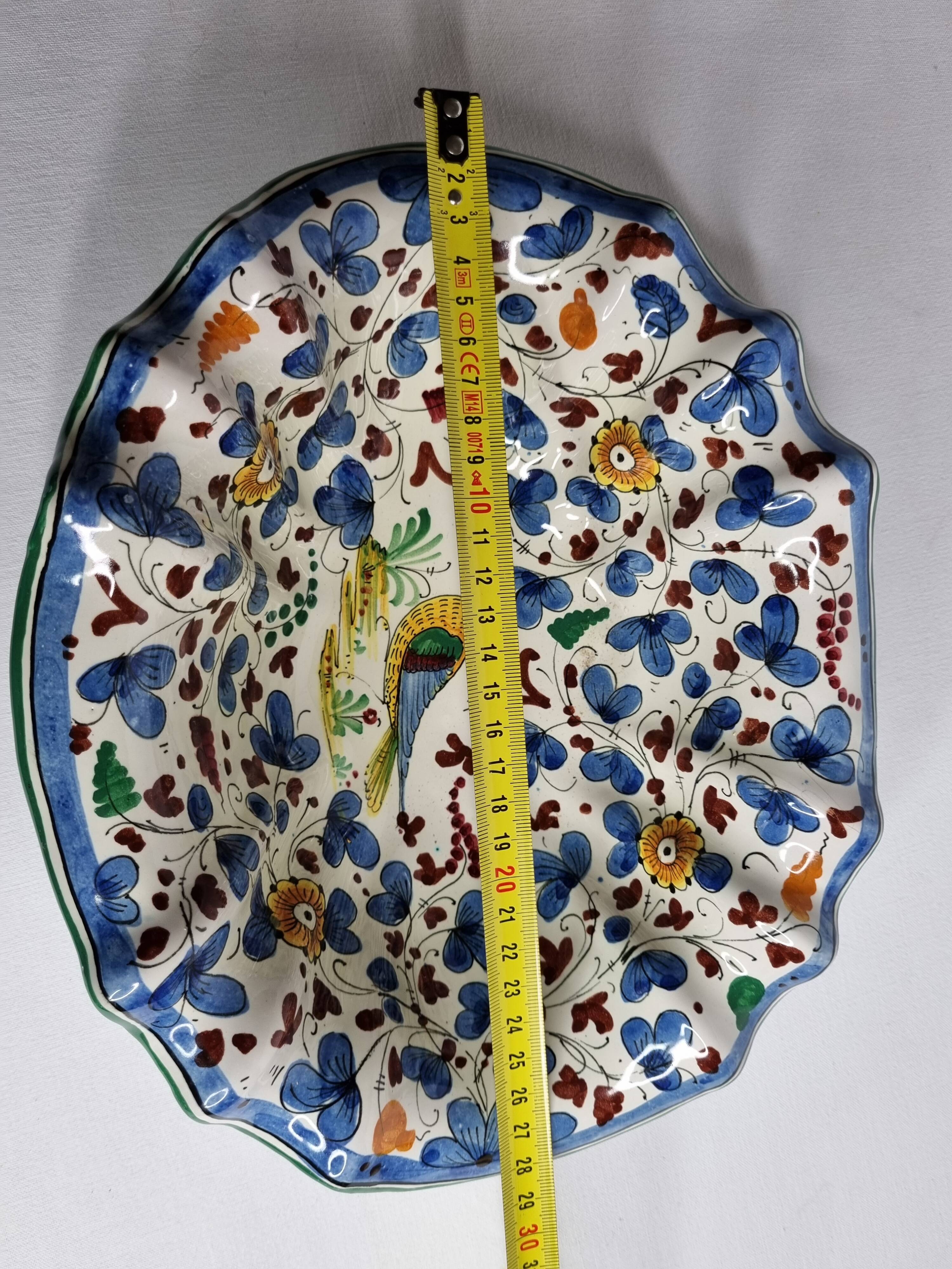 Deruta enameled ceramic bowl with bird decoration, 28 cm