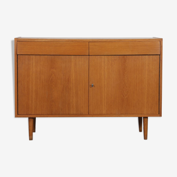 Buffet vintage en chêne édité par UP Zavody vers 1960