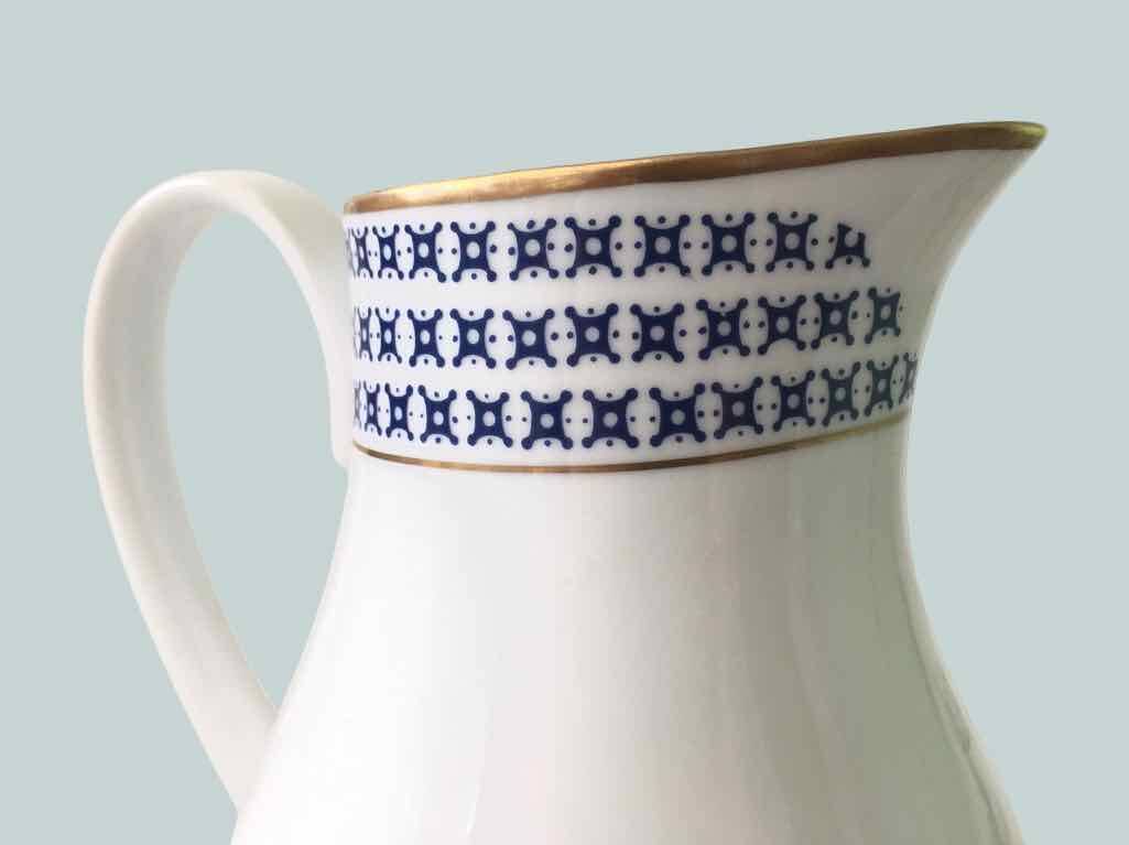 Pichet en porcelaine allemande