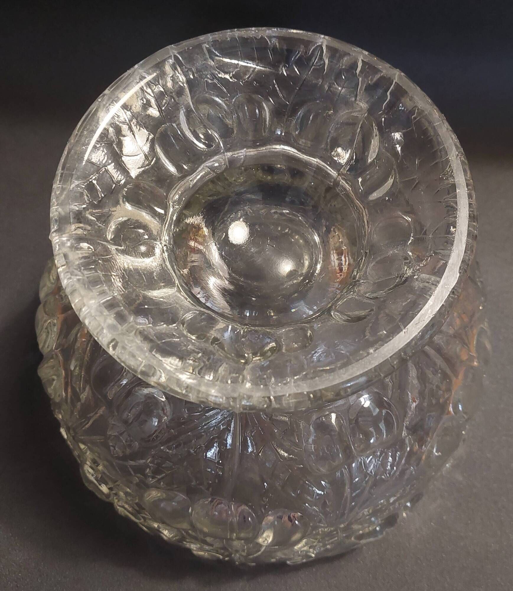 Grande coupe à fruits en verre moulé vintage