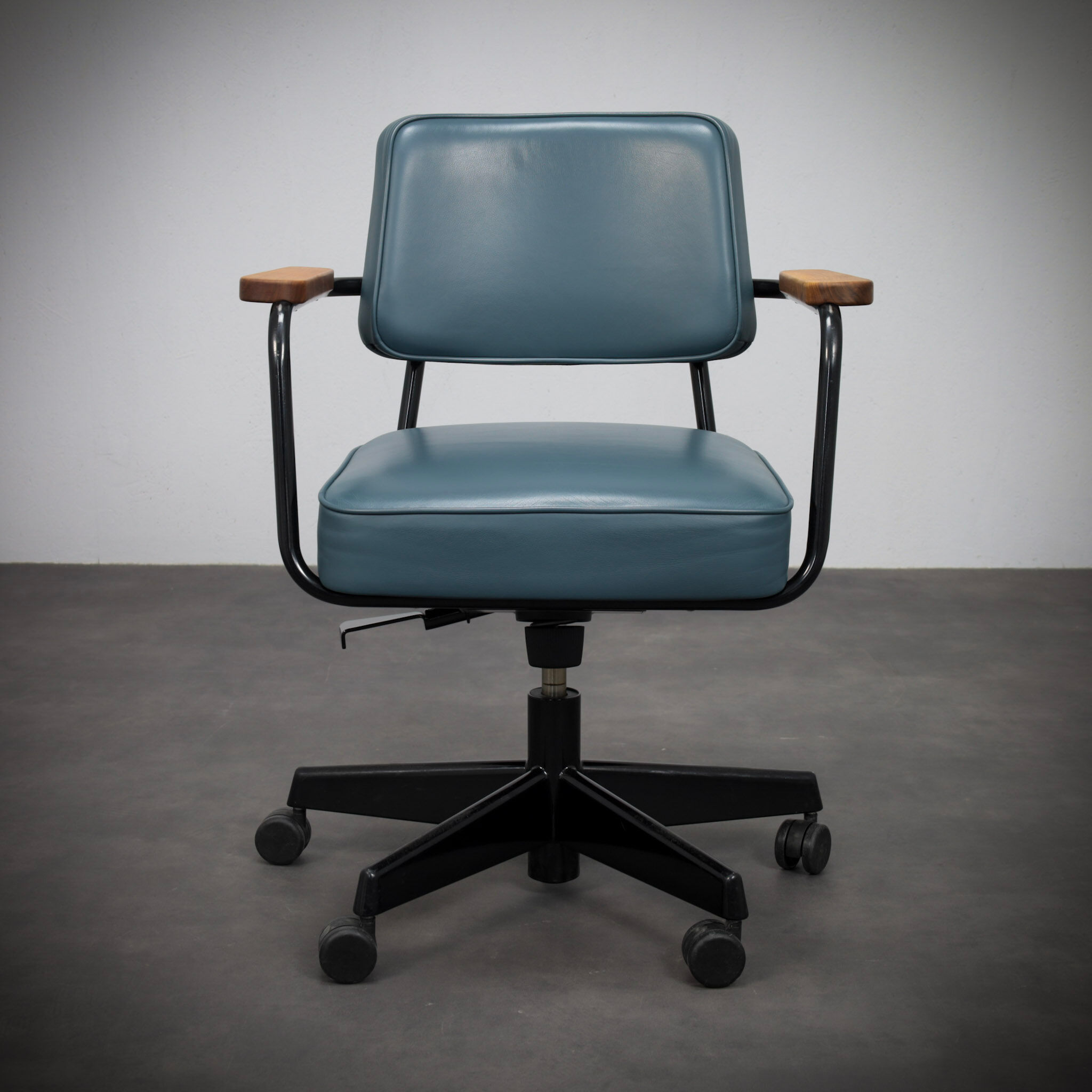 Direction Pivoting Office Chair by Jean Prouvé for Vitra, 1951