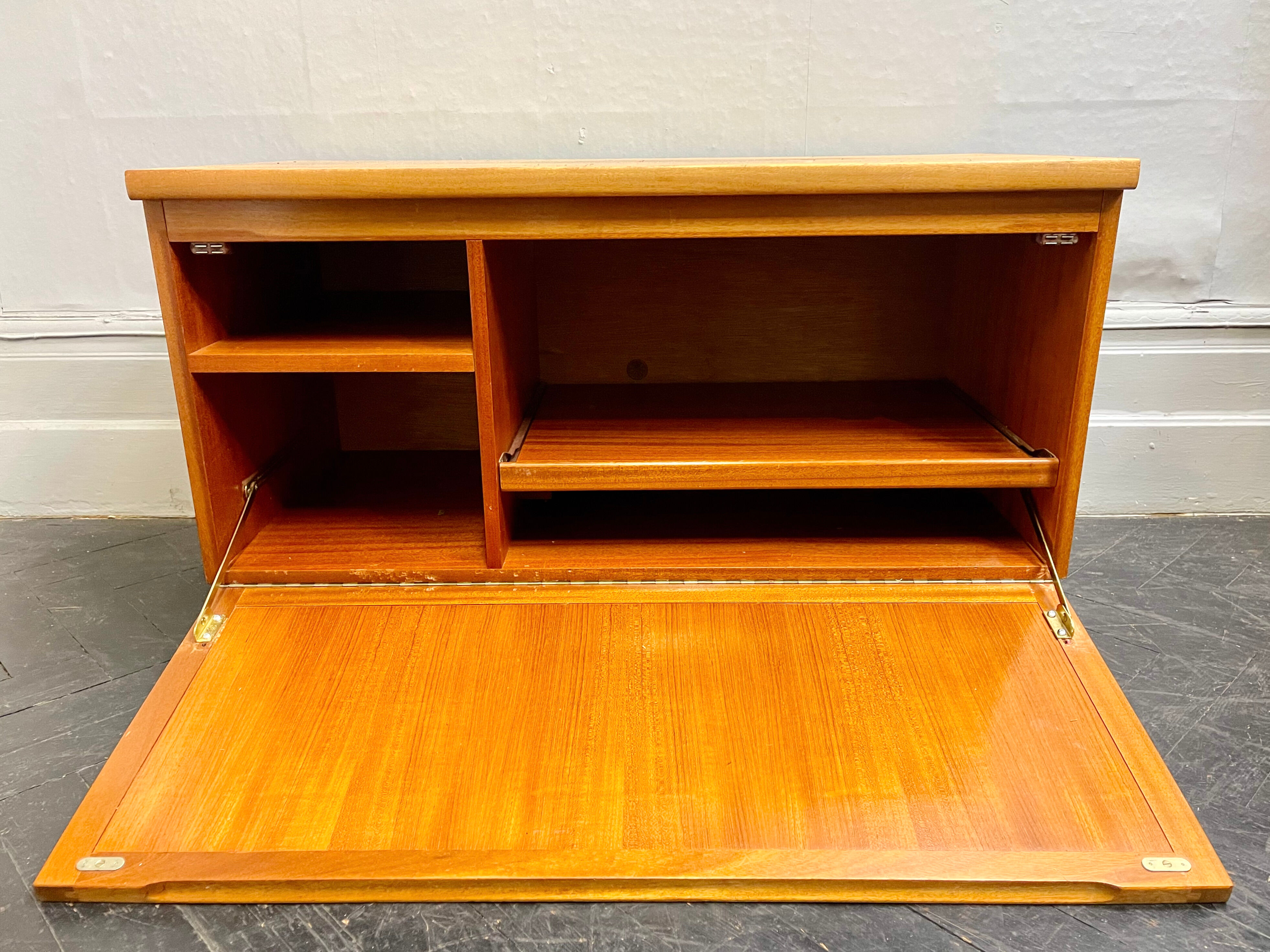 Vintage TV Stand Media Cabinet Sideboard by Nathan Parker Knoll