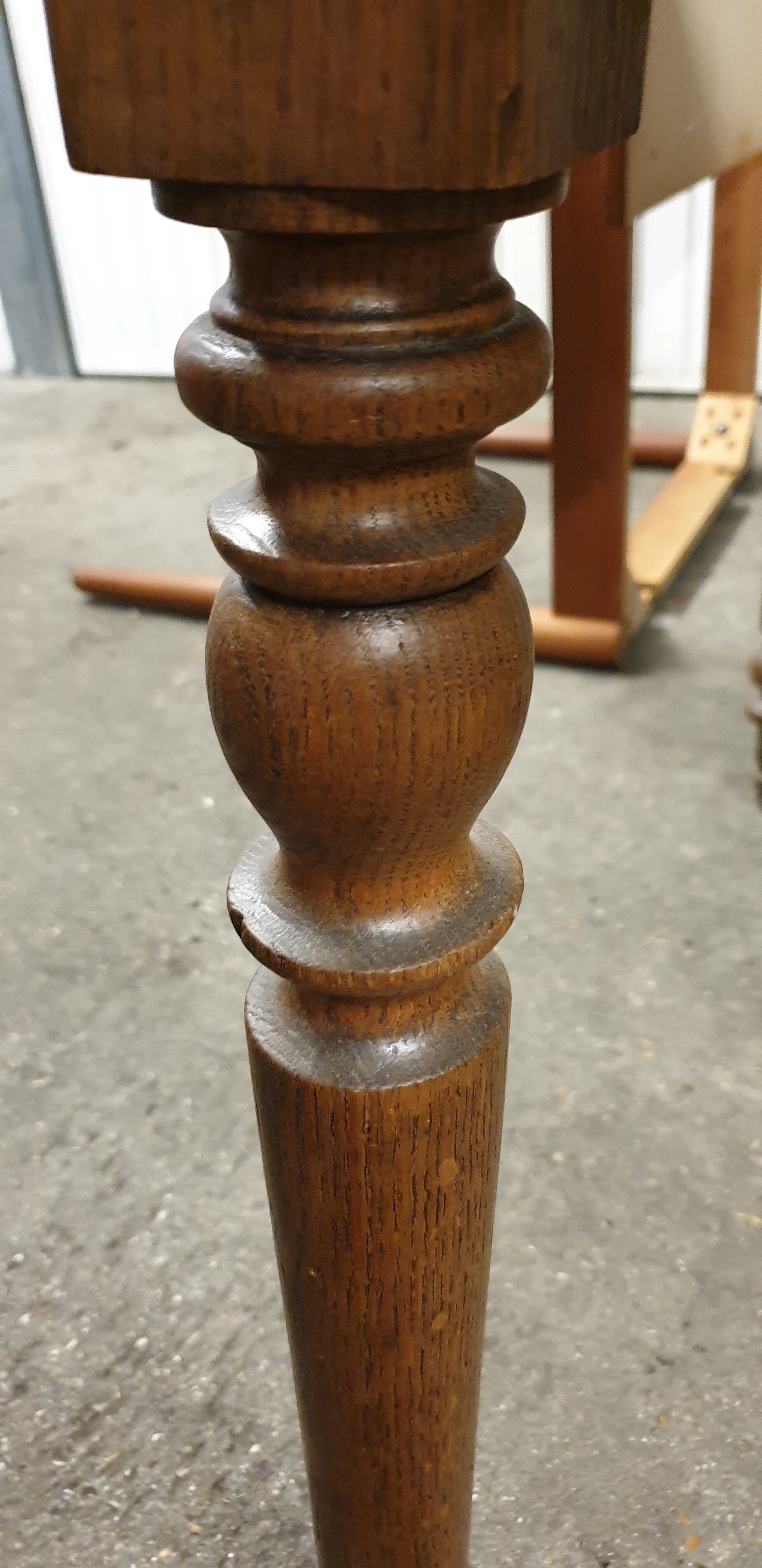 Table 6 feet louis Philippe on wooden wheels