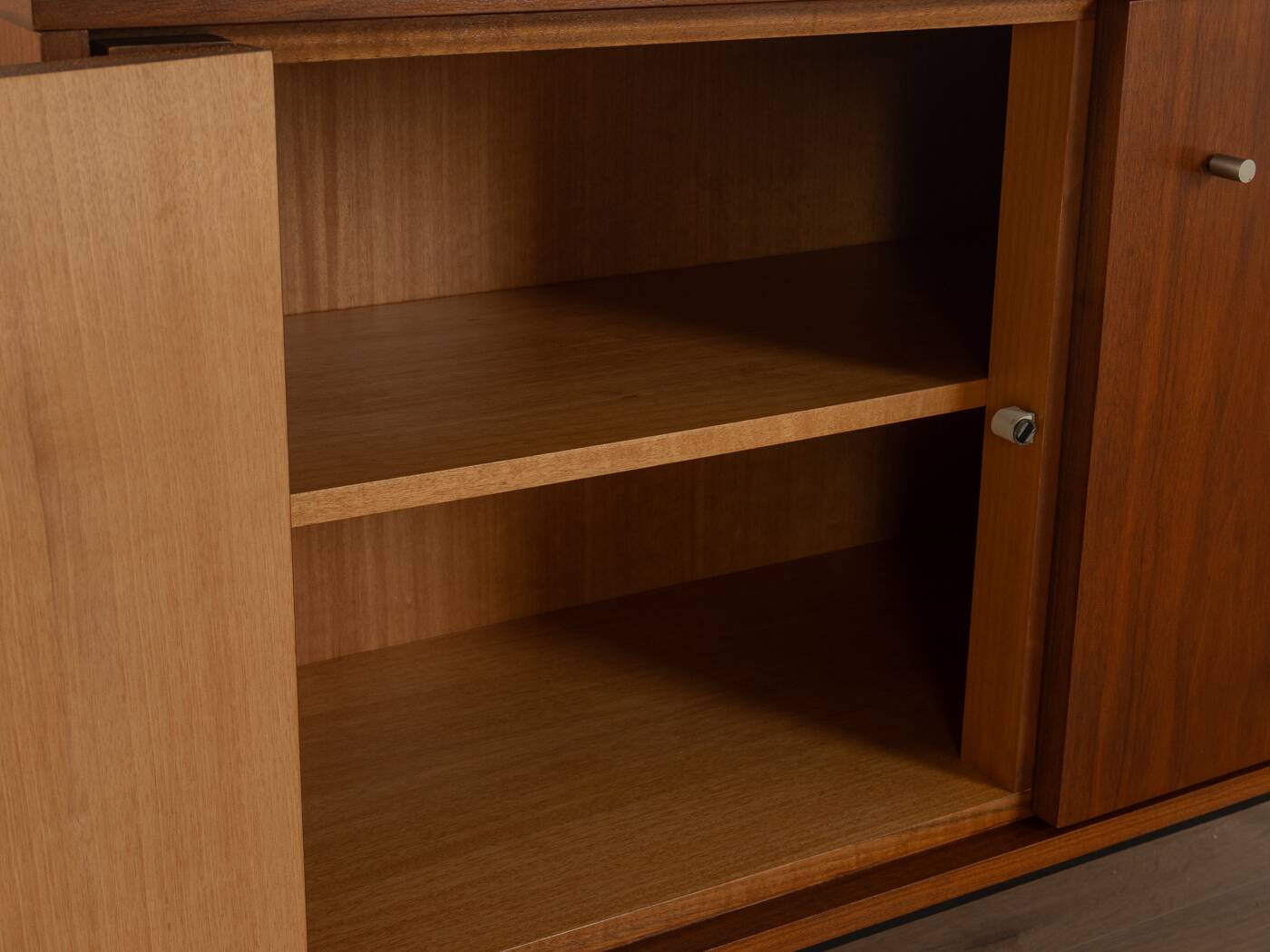 60s Dresser